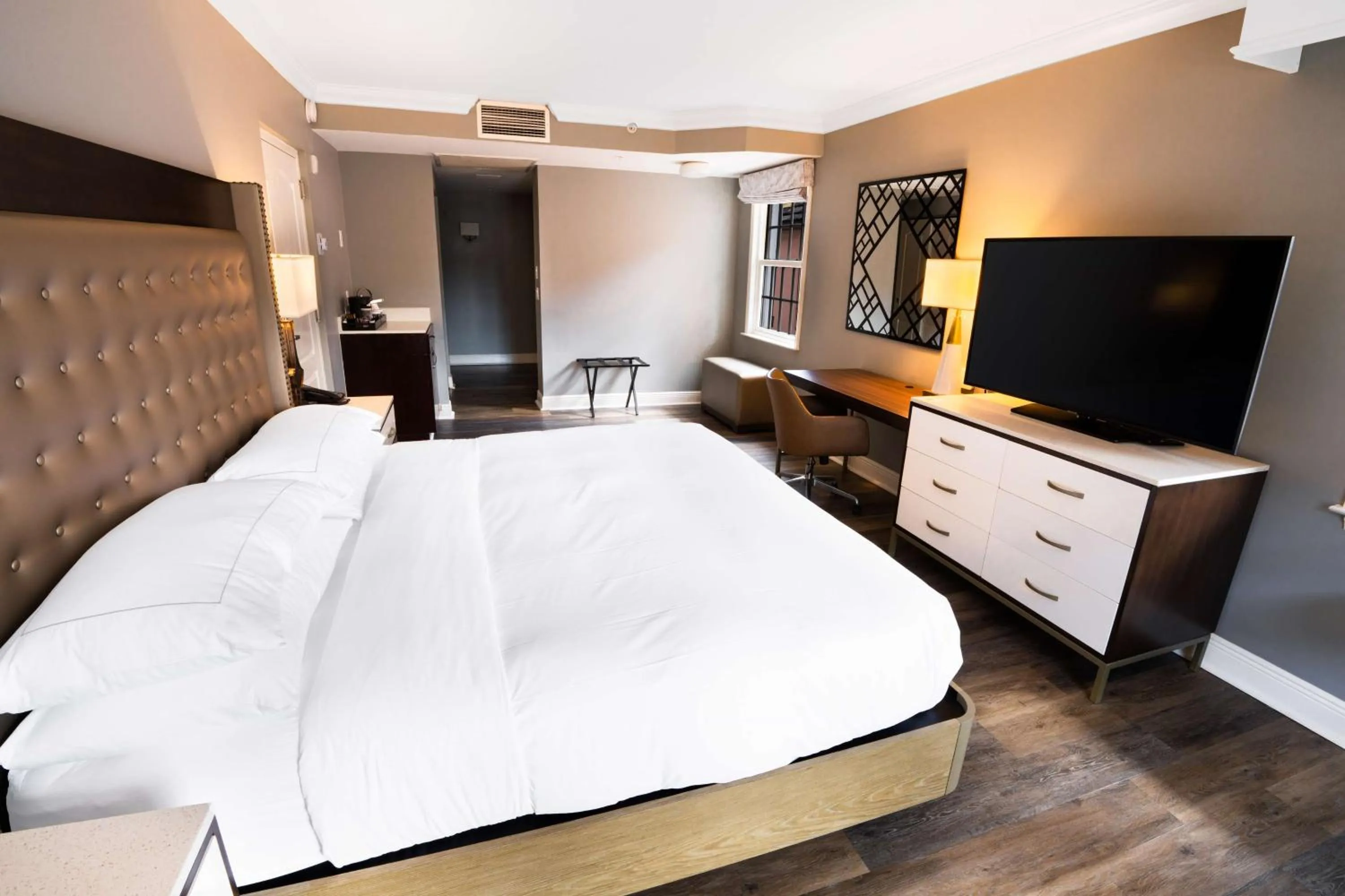 Bedroom, Bed in Hilton Saint Augustine Historic Bayfront