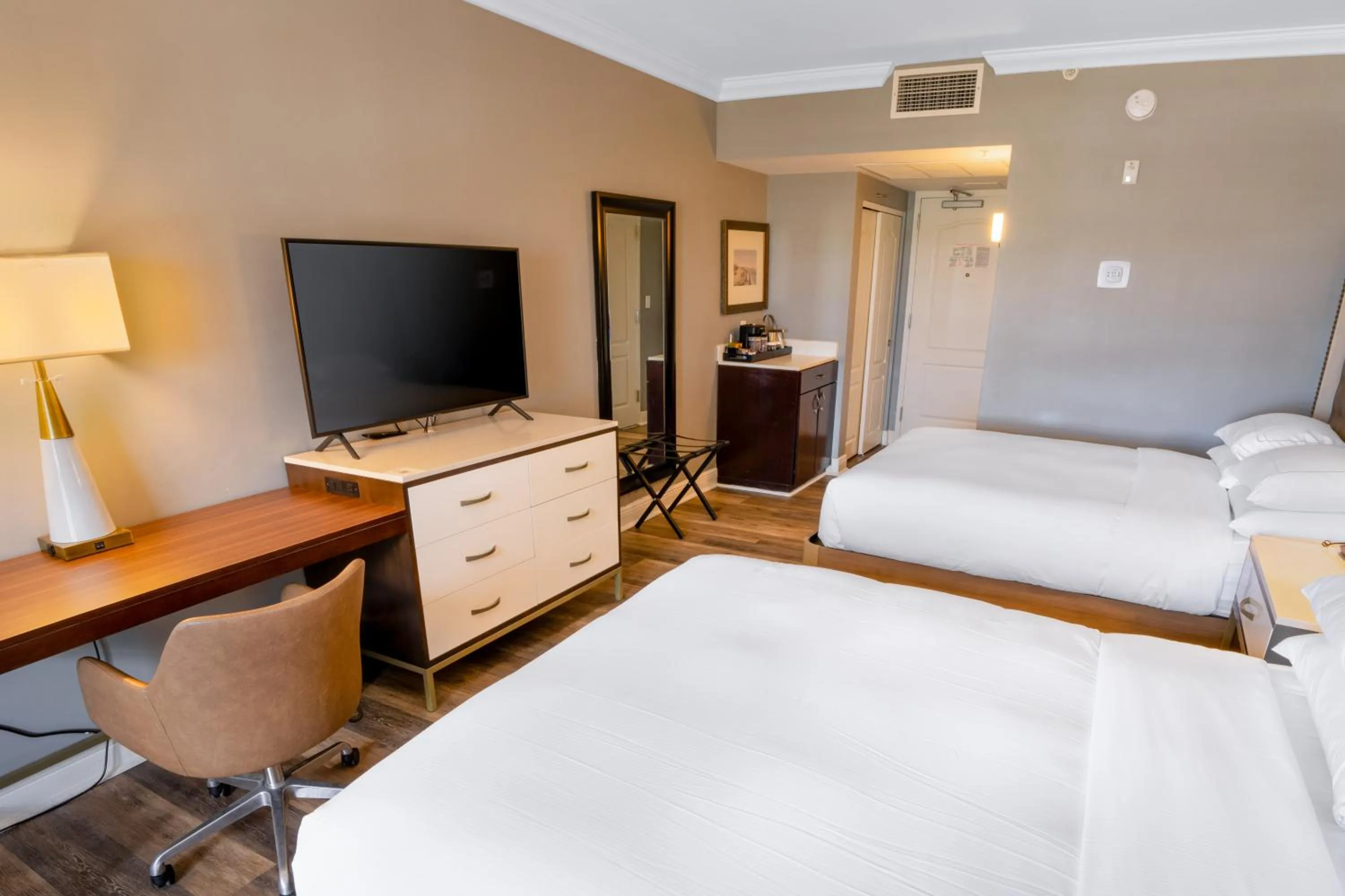 Bed in Hilton Saint Augustine Historic Bayfront