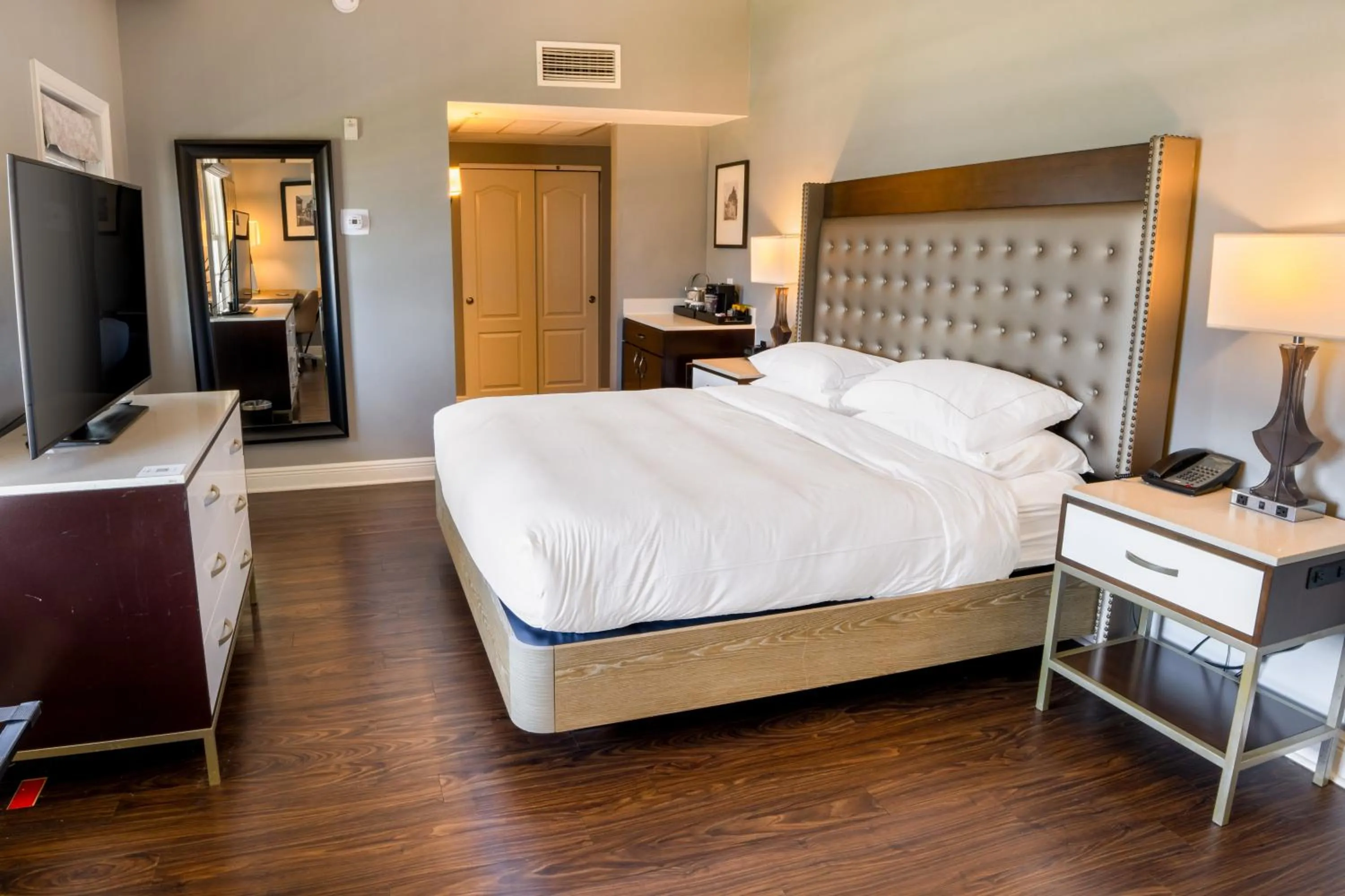 Bed in Hilton Saint Augustine Historic Bayfront