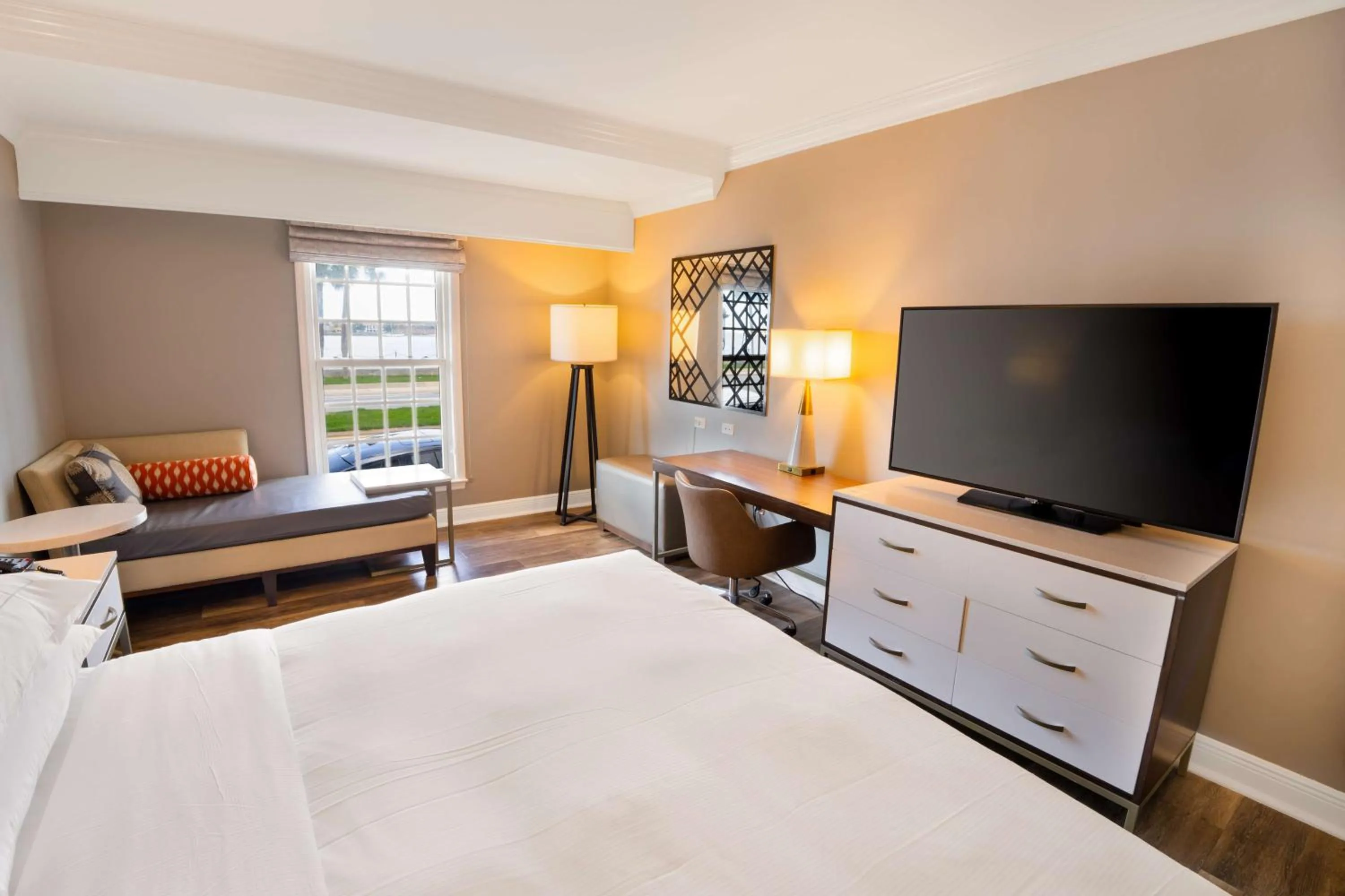 Bedroom, Bed in Hilton Saint Augustine Historic Bayfront