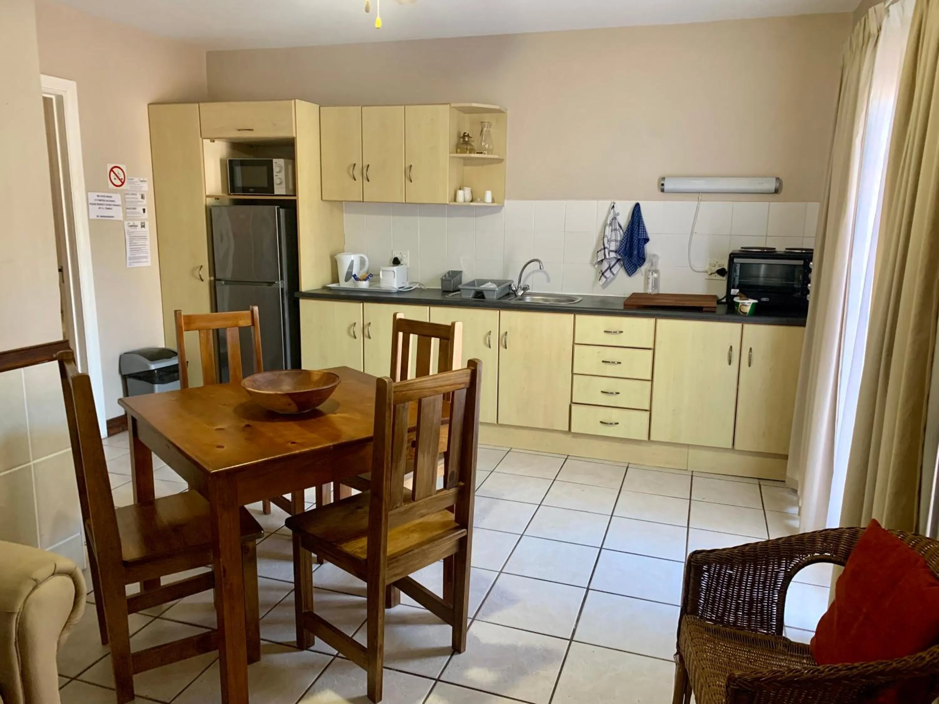 Kitchen or kitchenette in Summerstrand Beach Lodge