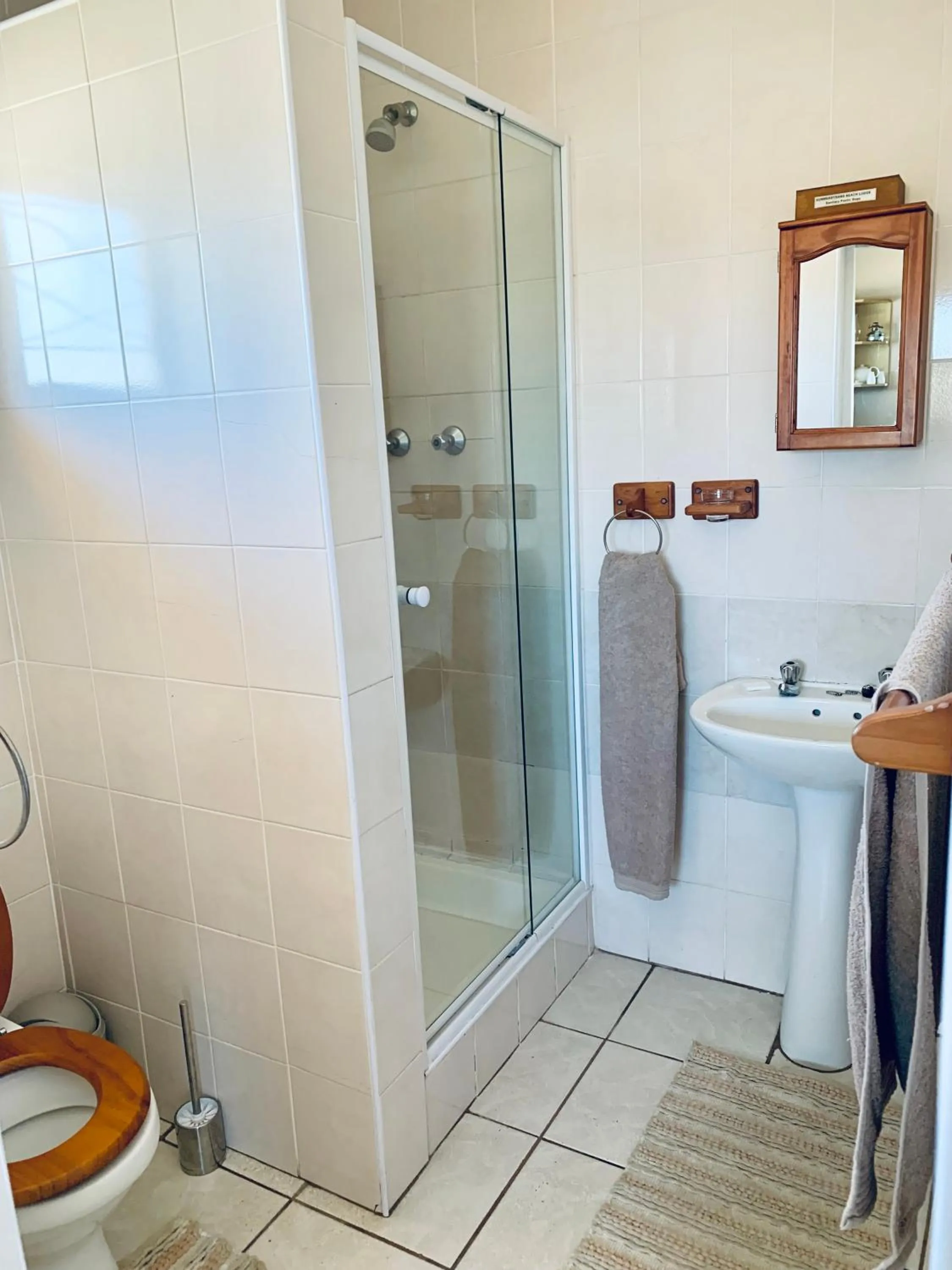 Bathroom in Summerstrand Beach Lodge