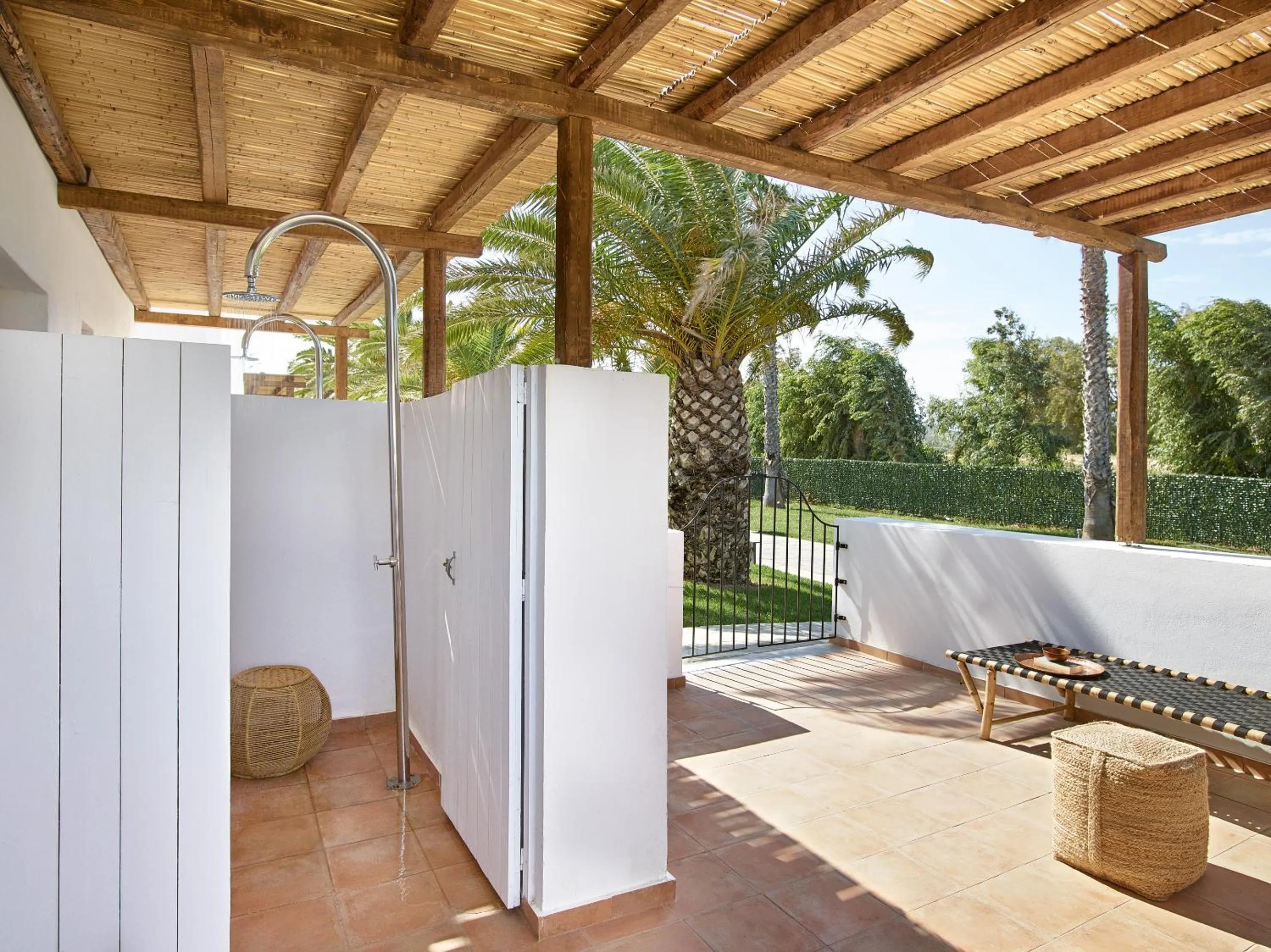 Shower in Grecotel Casa Marron