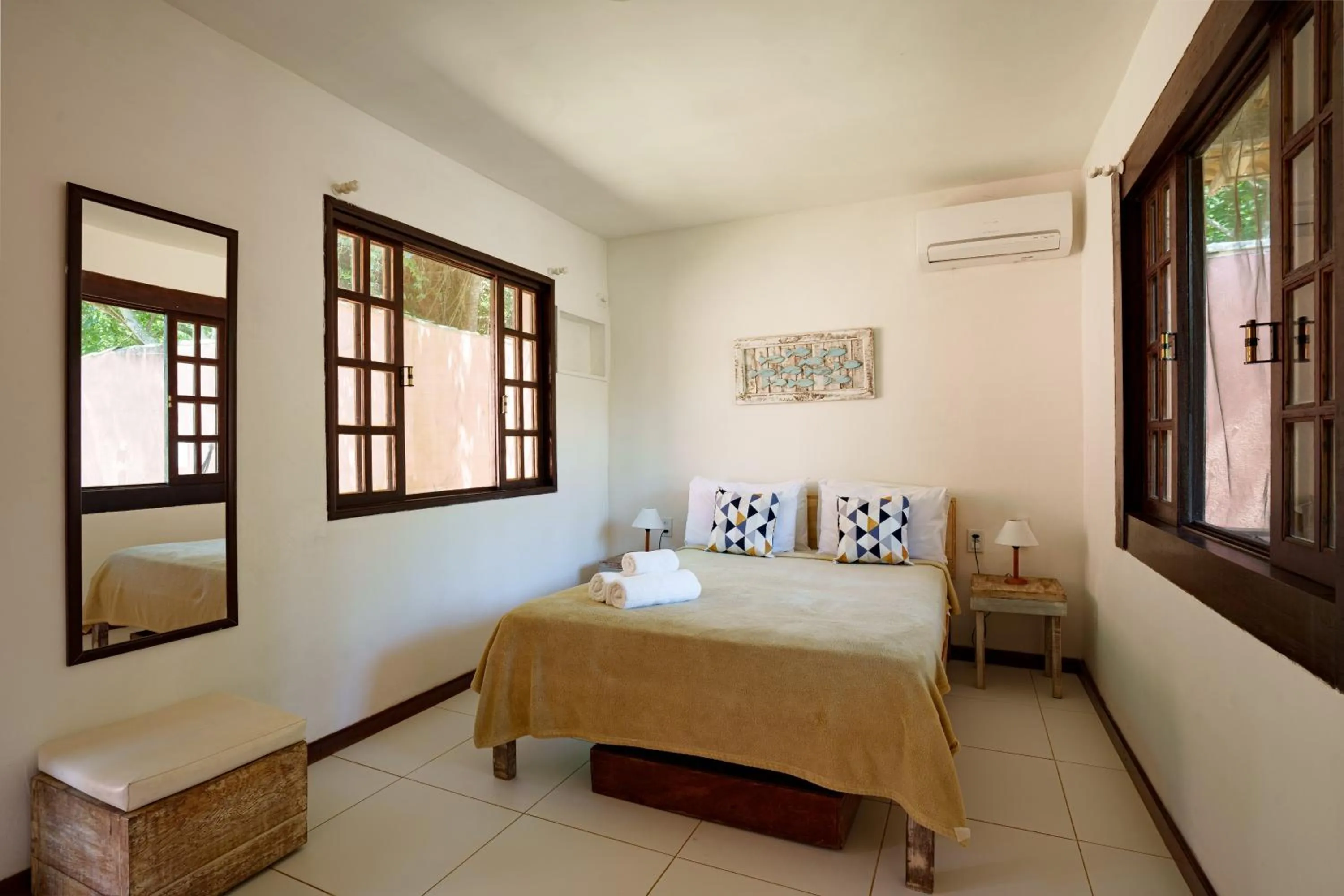 Swimming pool, Bed in Pousada Casa Cactus Praia da Tartaruga Búzios