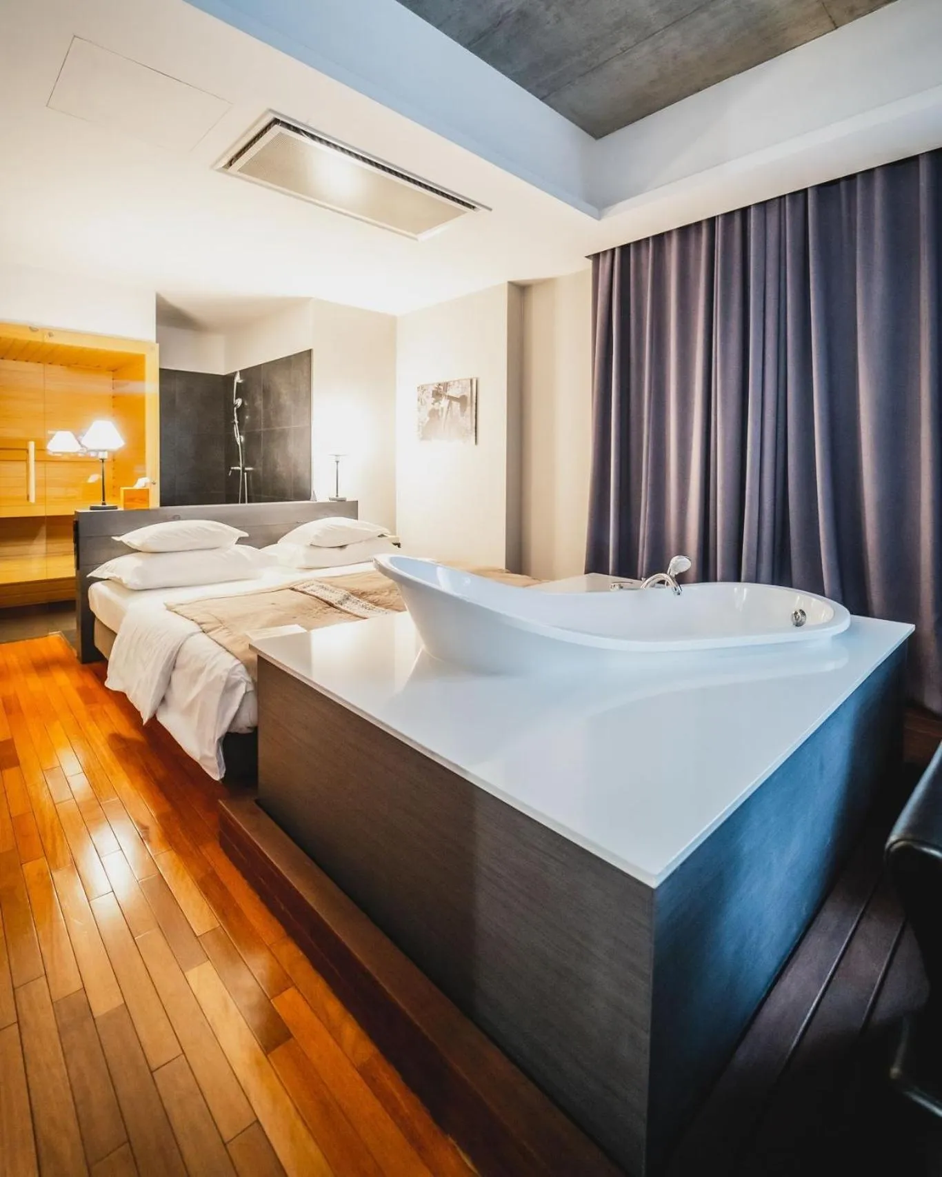 Bed in Hotel Bristol Tradition and Luxury