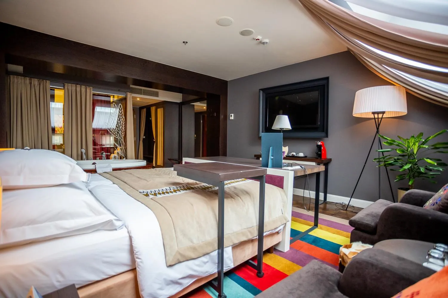 Bed in Hotel Bristol Tradition and Luxury