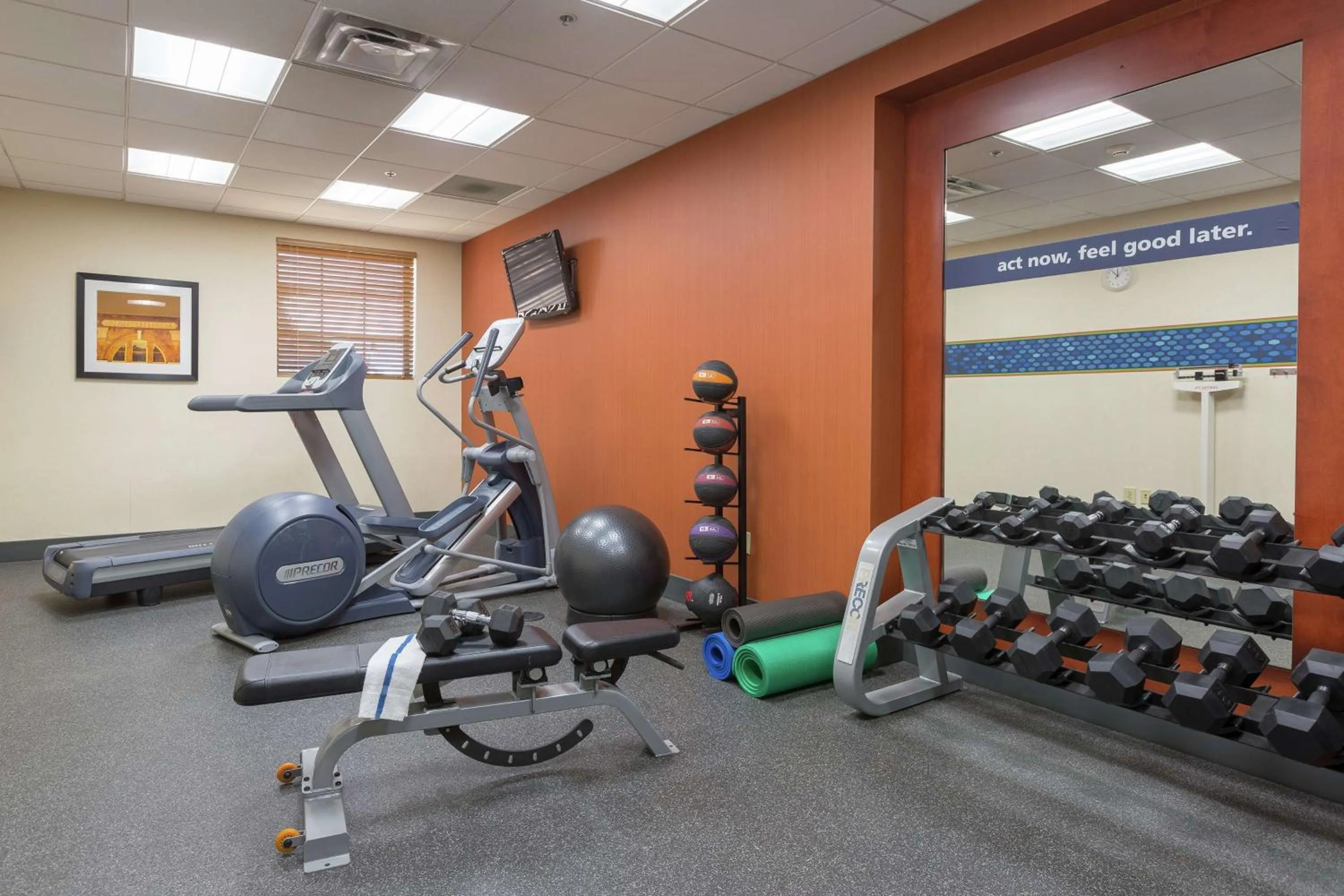 Fitness centre/facilities in Hampton Inn & Suites Knoxville-Downtown