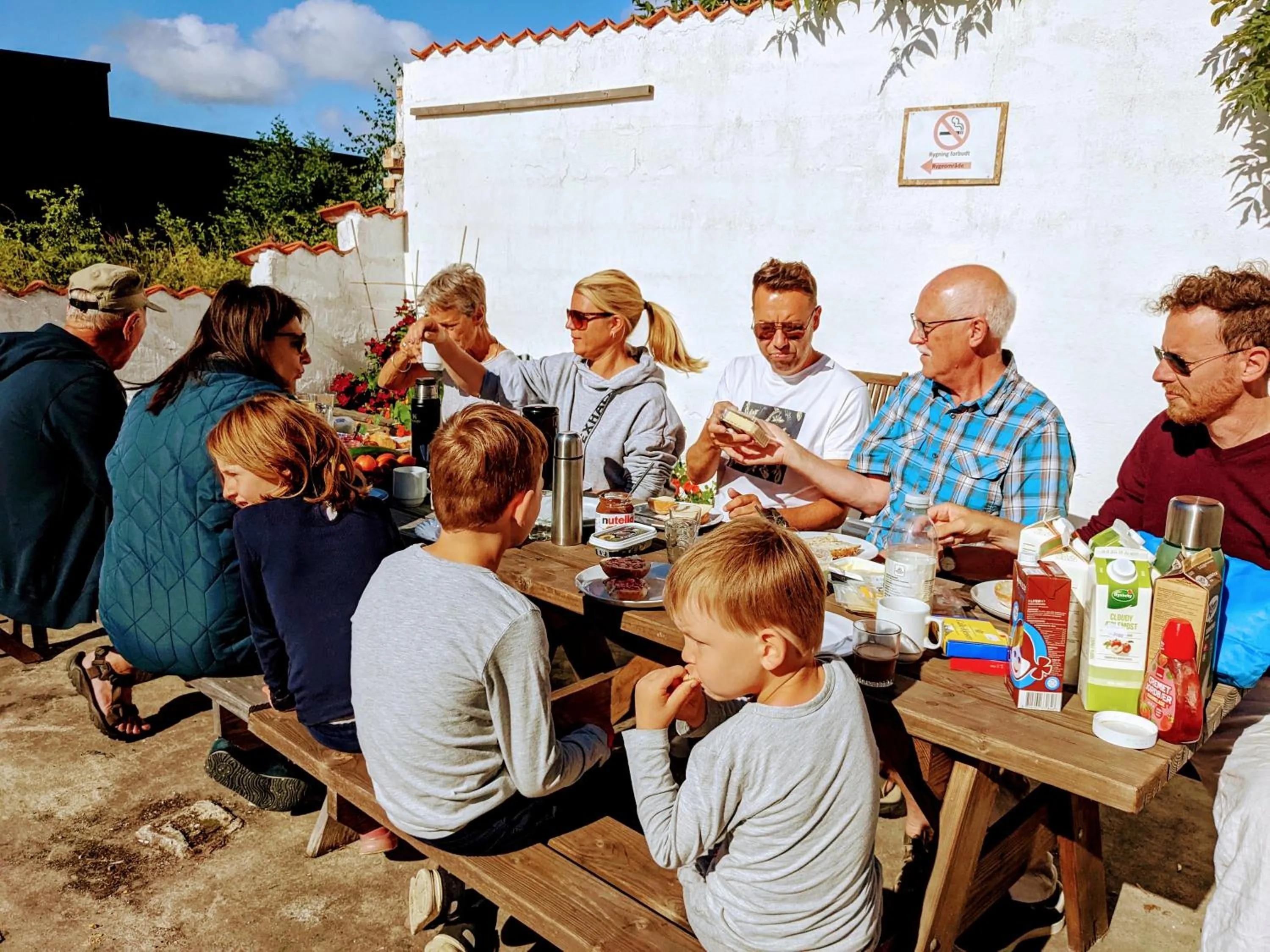 BBQ facilities in Nexø Modern Hostel. Private Rooms