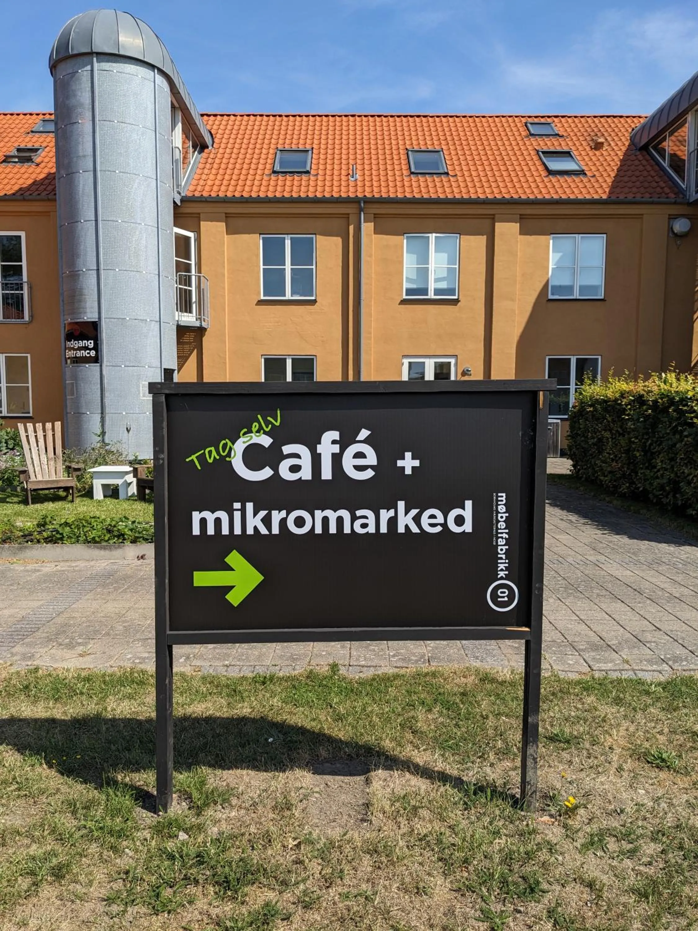 Food and drinks in Nexø Modern Hostel. Private Rooms