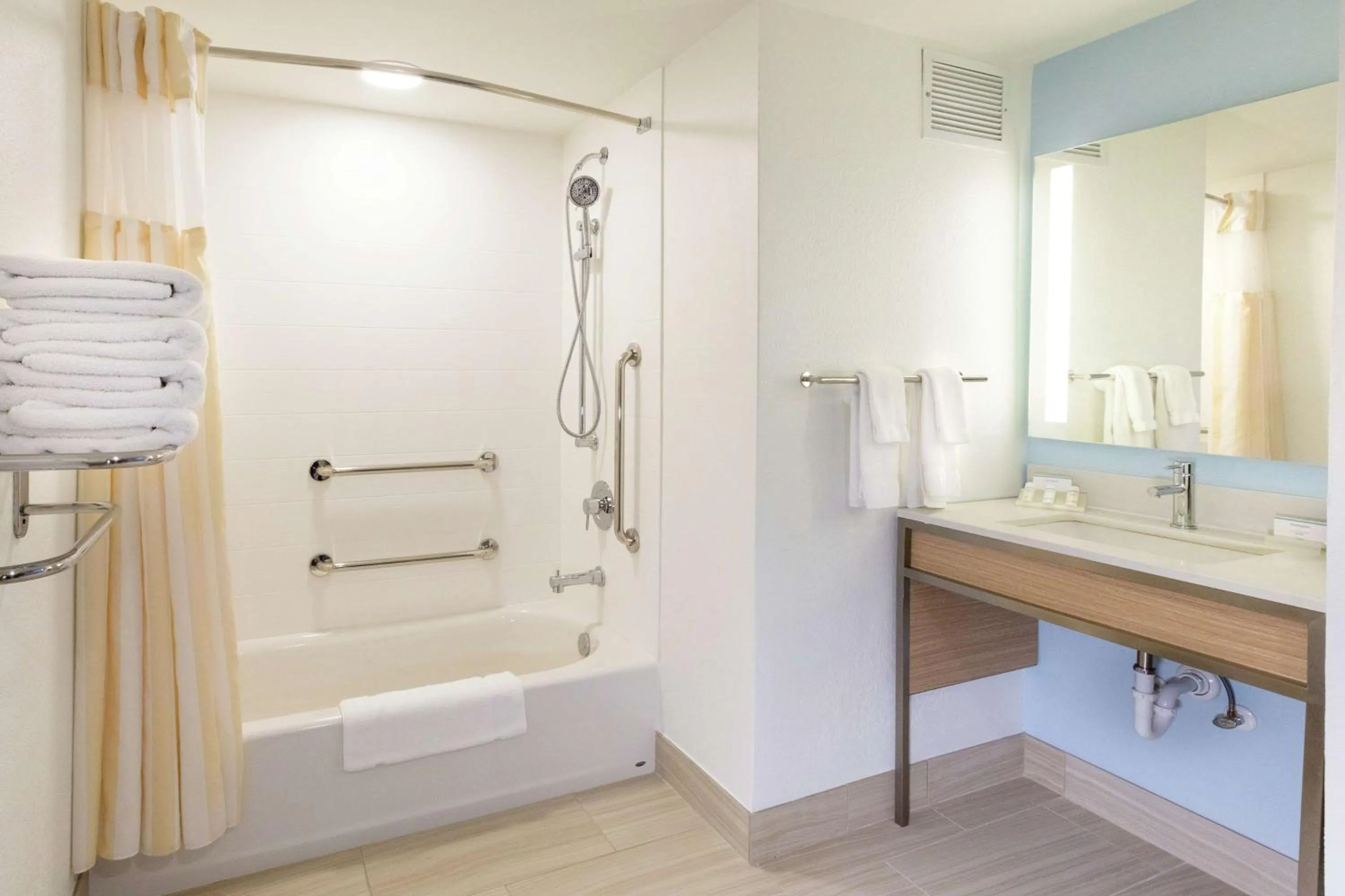 Bathroom in Hilton Garden Inn Saint Augustine Beach