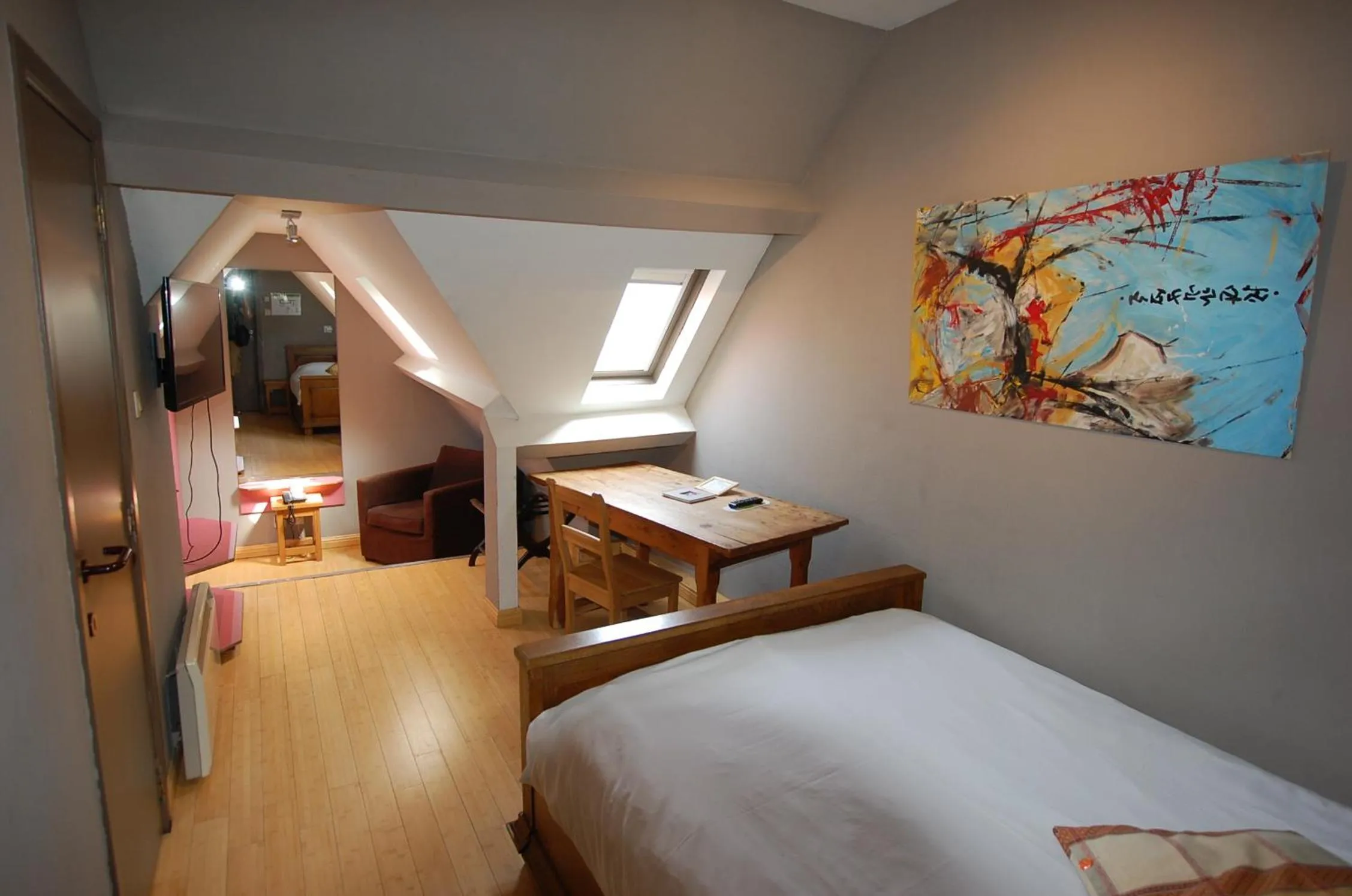Photo of the whole room, Bed in Hotel Piano 2 - Mont-St-Guibert - Louvain-la-Neuve
