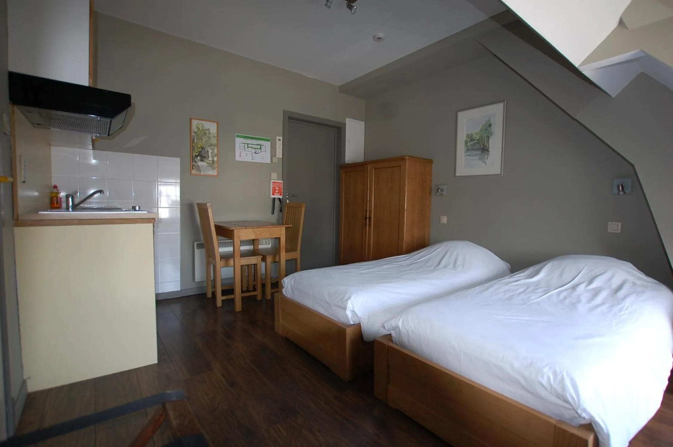 Photo of the whole room, Bed in Hotel Piano 2 - Mont-St-Guibert - Louvain-la-Neuve