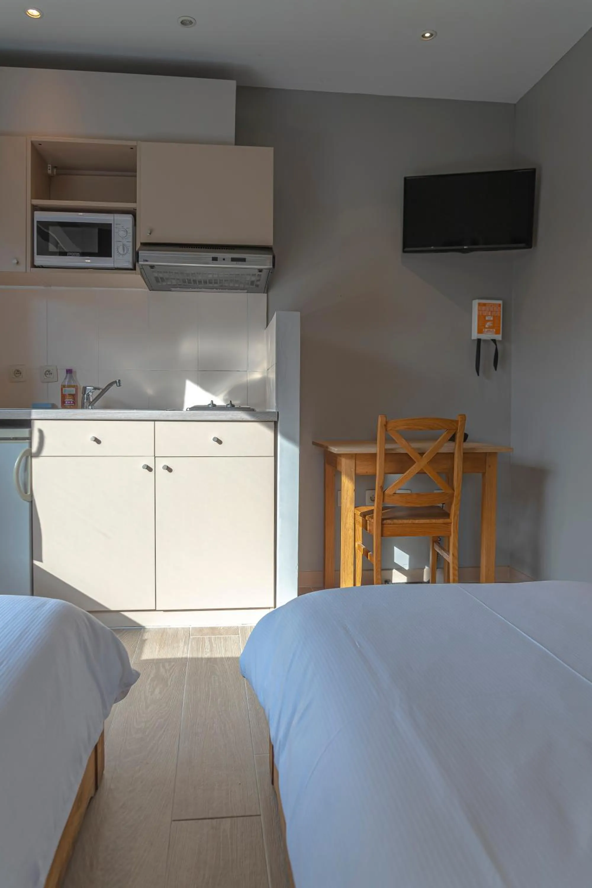 Property building, Bed in Hotel Piano 2 - Mont-St-Guibert - Louvain-la-Neuve