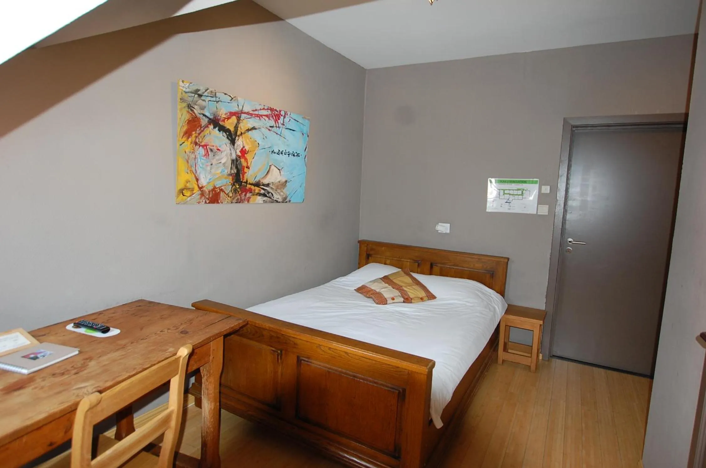 Photo of the whole room, Bed in Hotel Piano 2 - Mont-St-Guibert - Louvain-la-Neuve