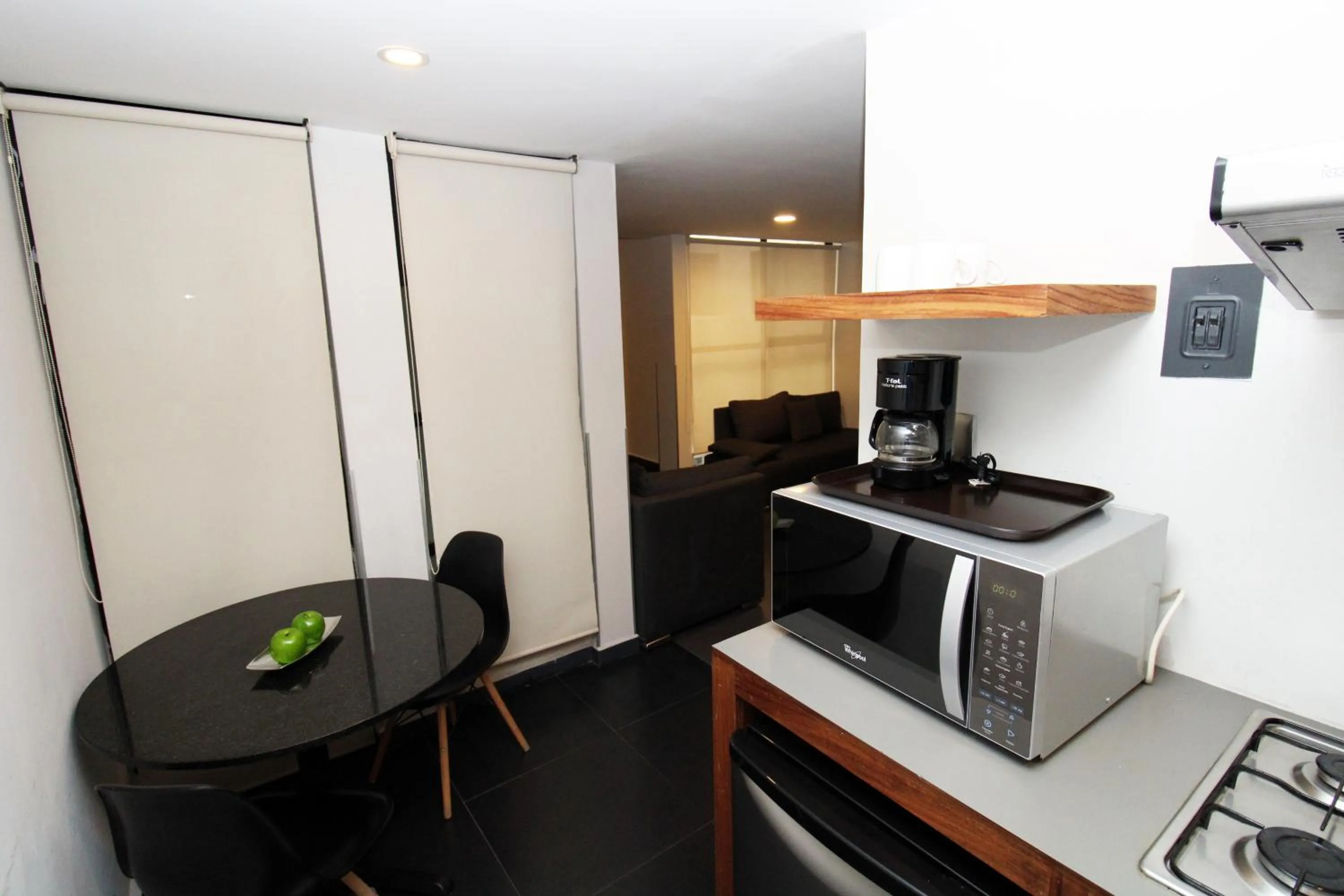 Kitchen or kitchenette in Rochester 10