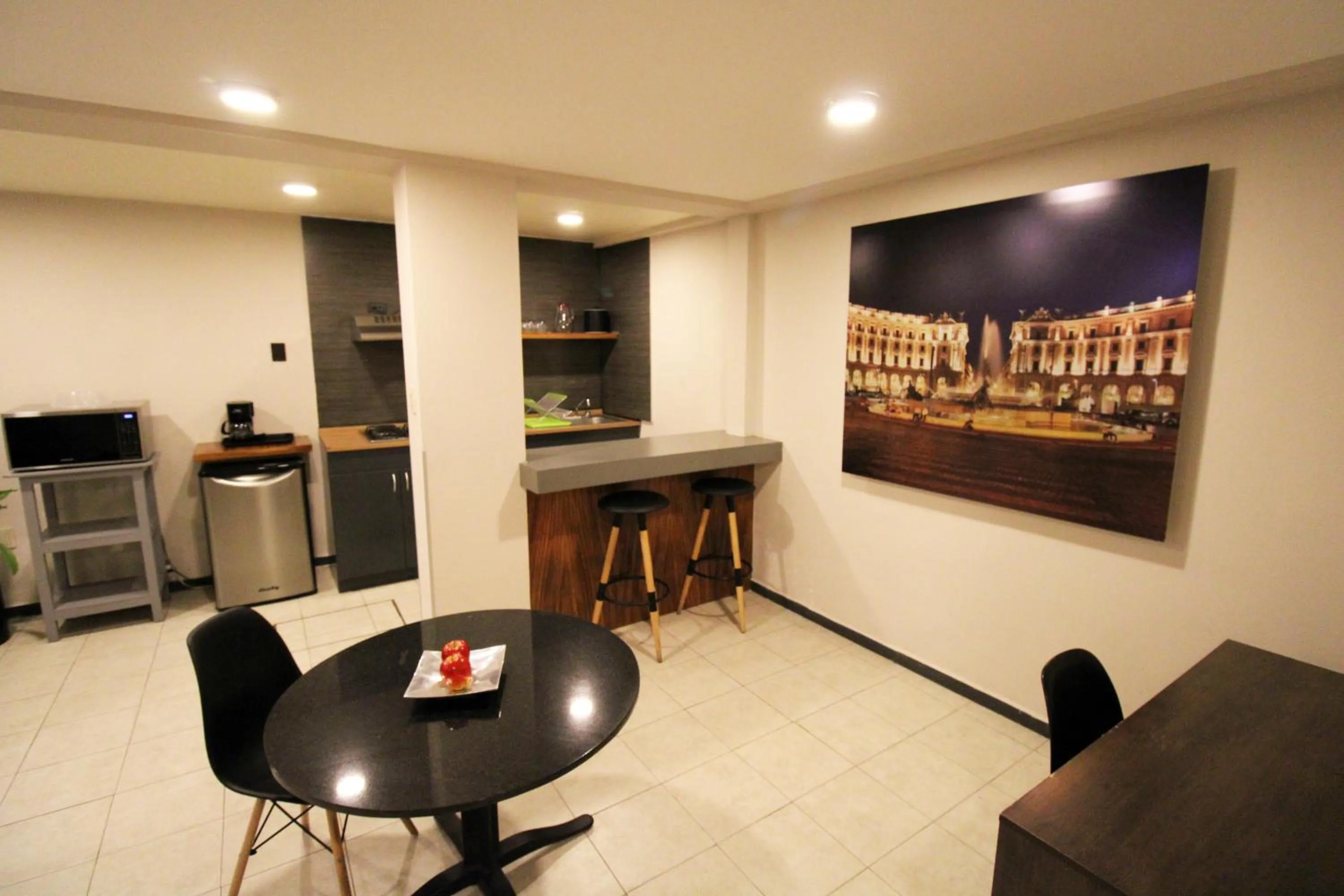 Kitchen or kitchenette in Rochester 10