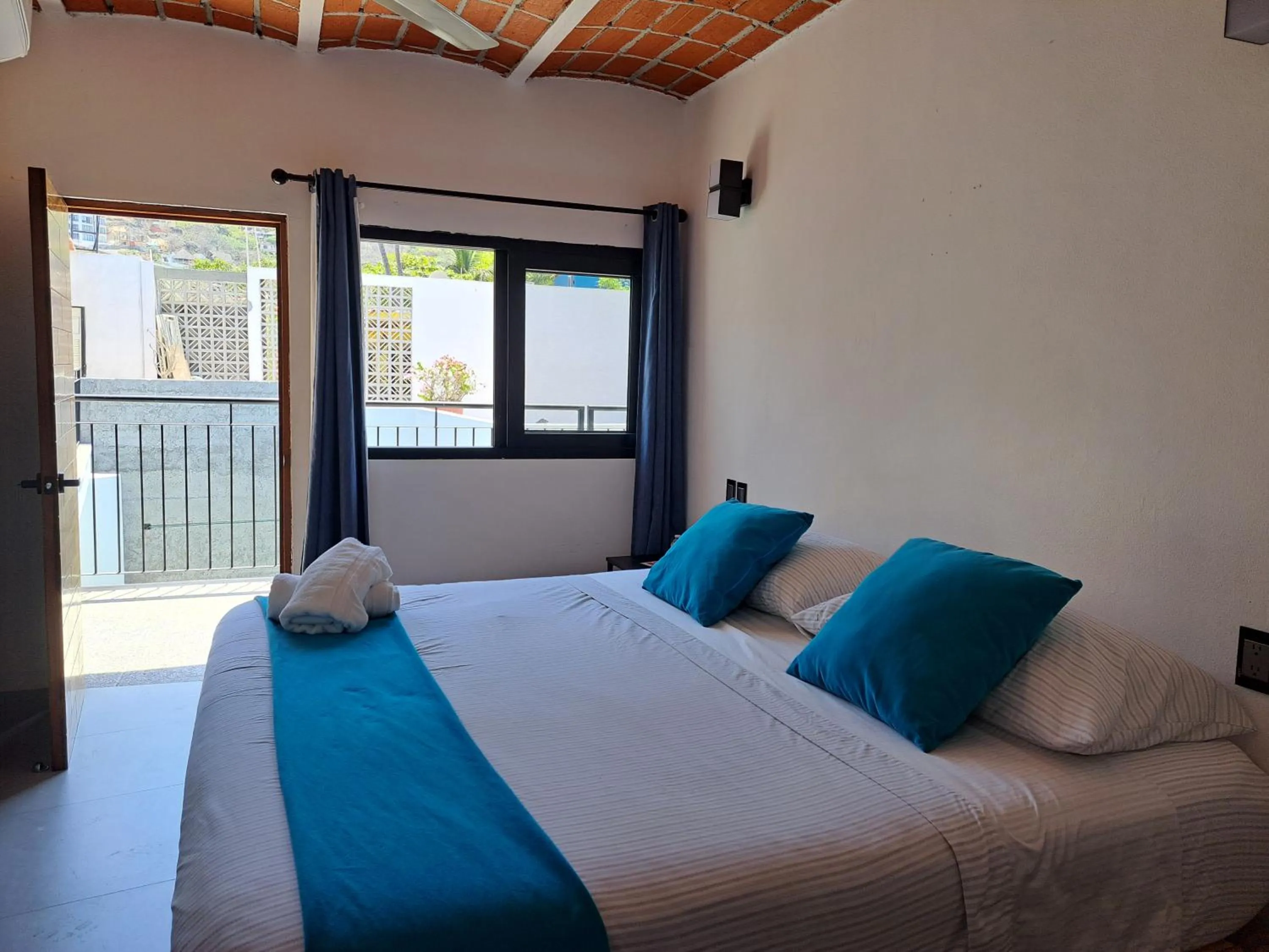 Bedroom, Bed in Hotel Diamante Sayulita