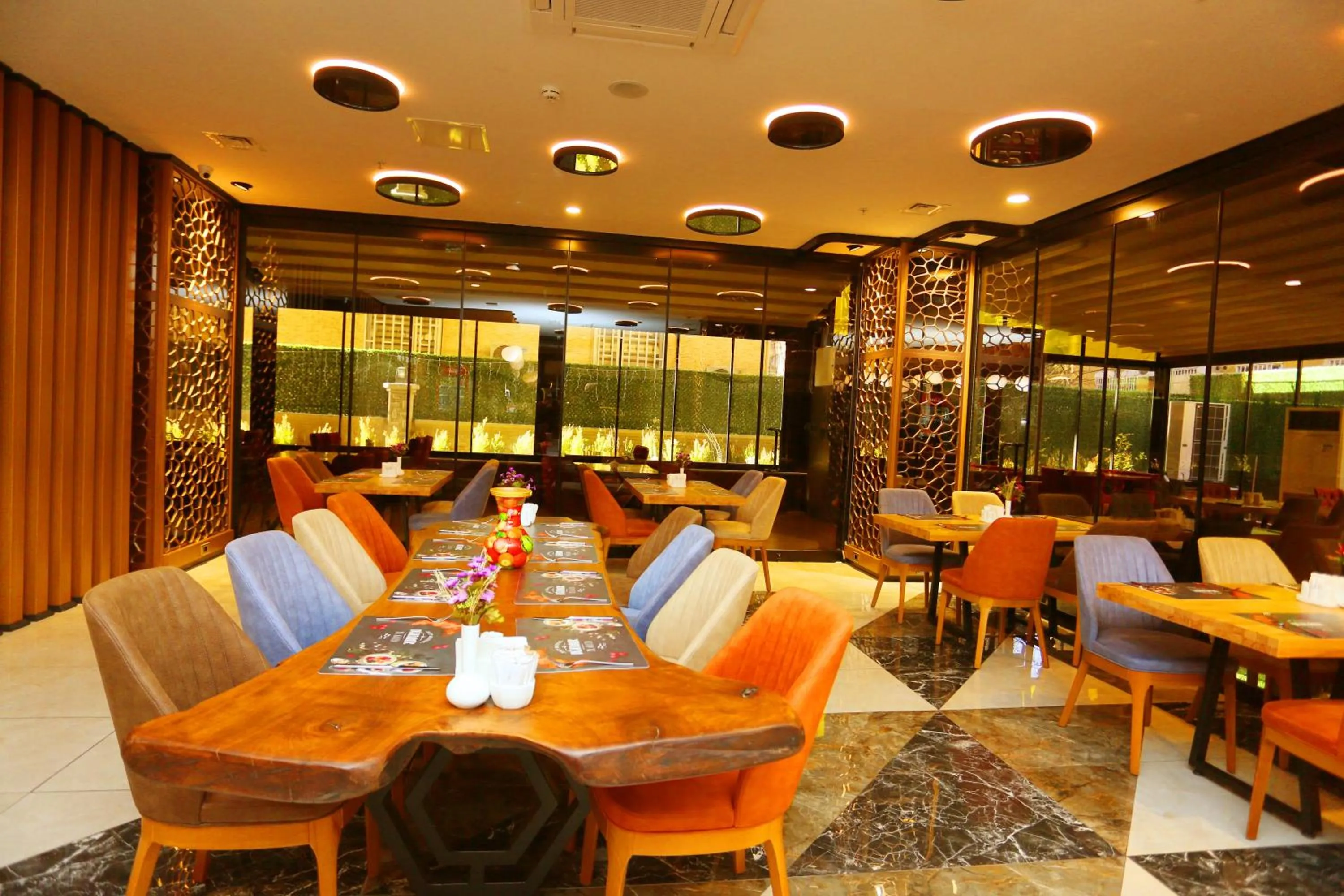 Restaurant/places to eat in New Garden Hotel