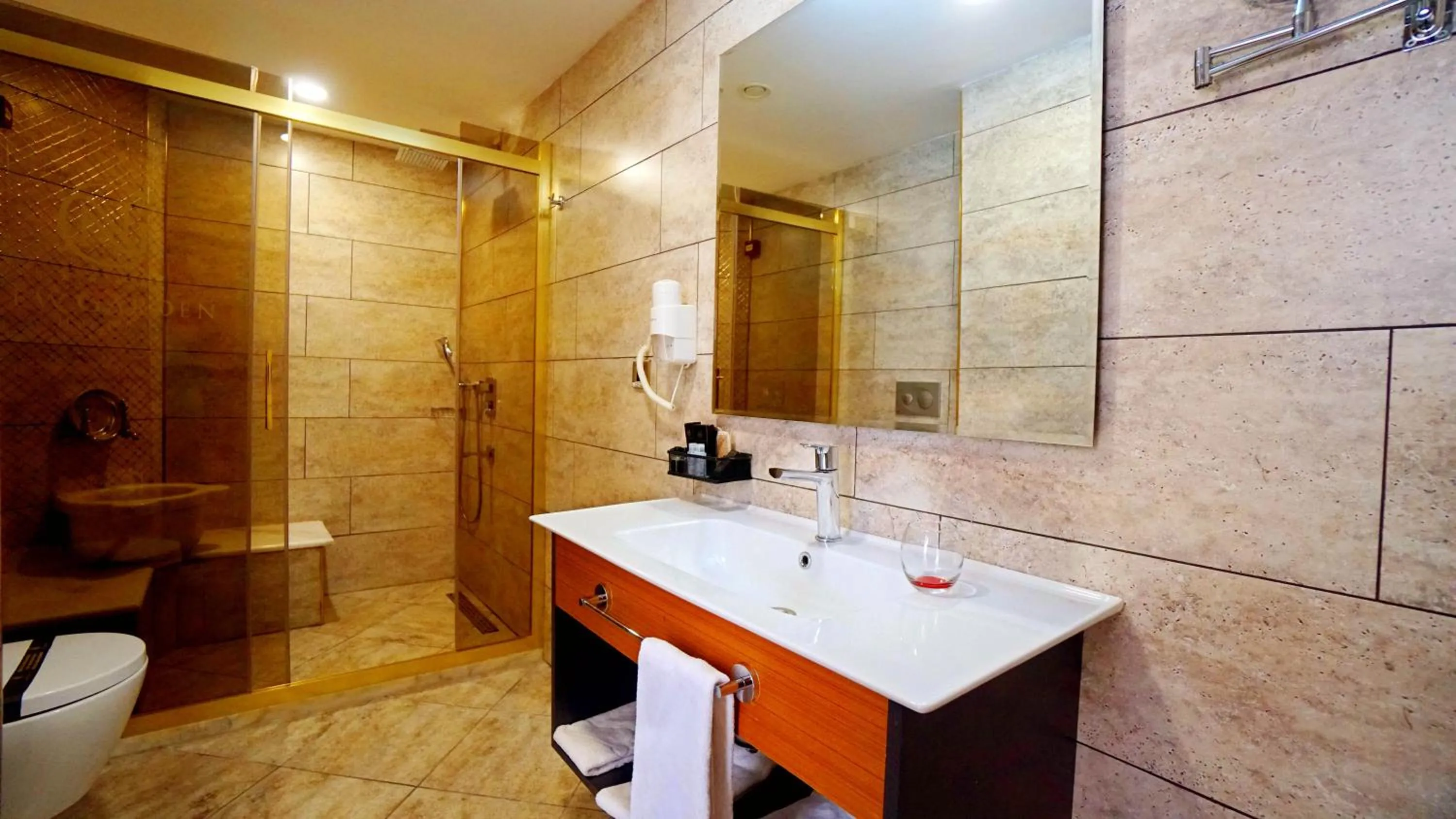 Bathroom in New Garden Hotel