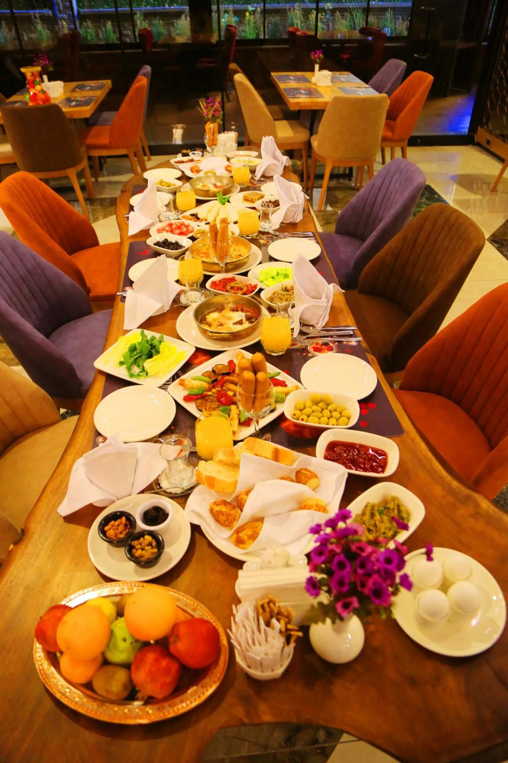 Restaurant/places to eat in New Garden Hotel