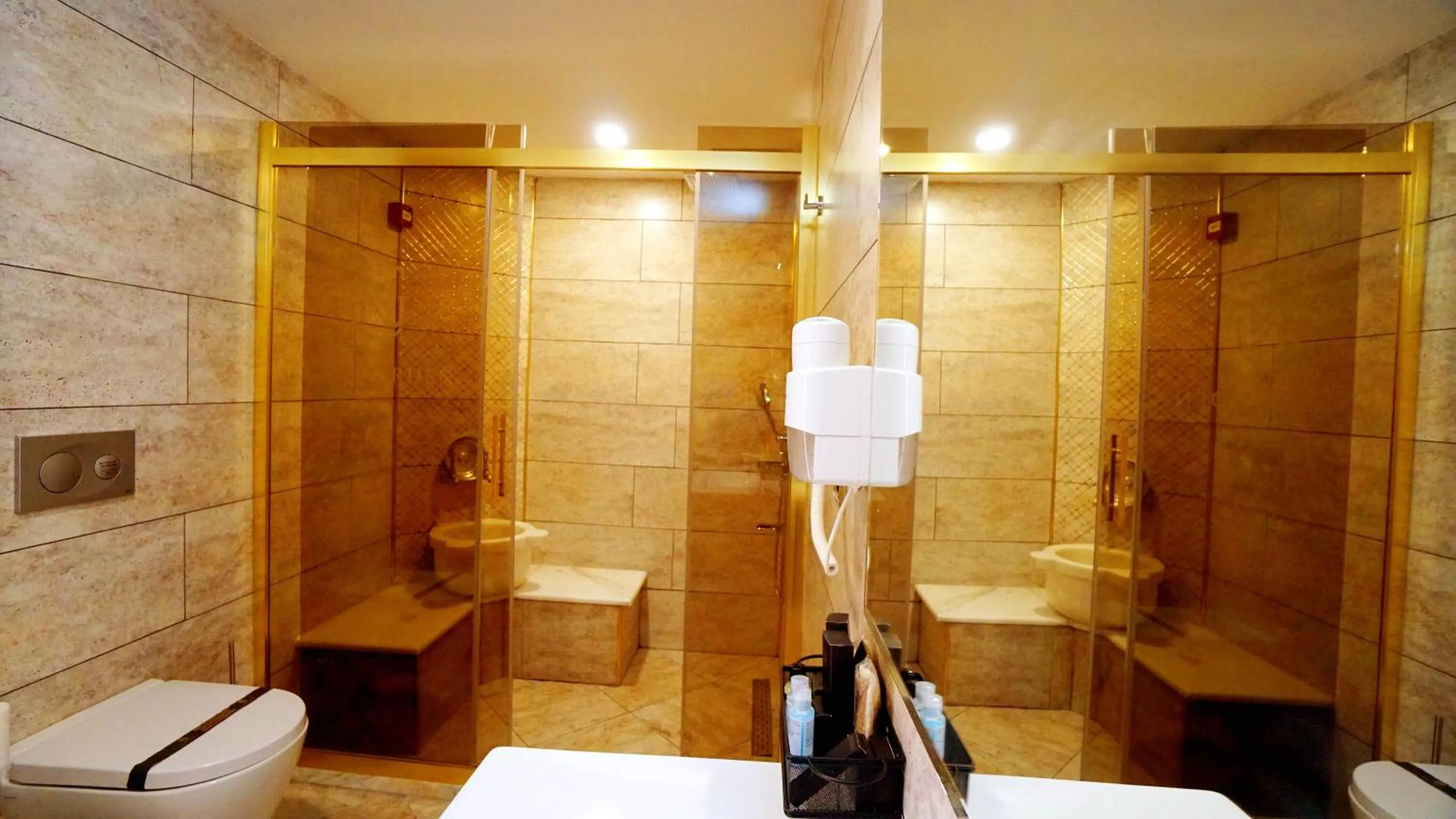 Bathroom in New Garden Hotel