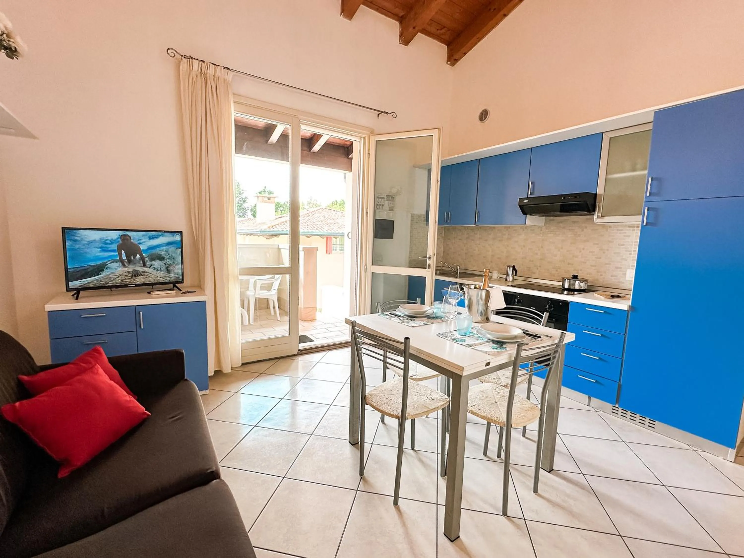 Kitchen or kitchenette in Airone Bianco Residence Village