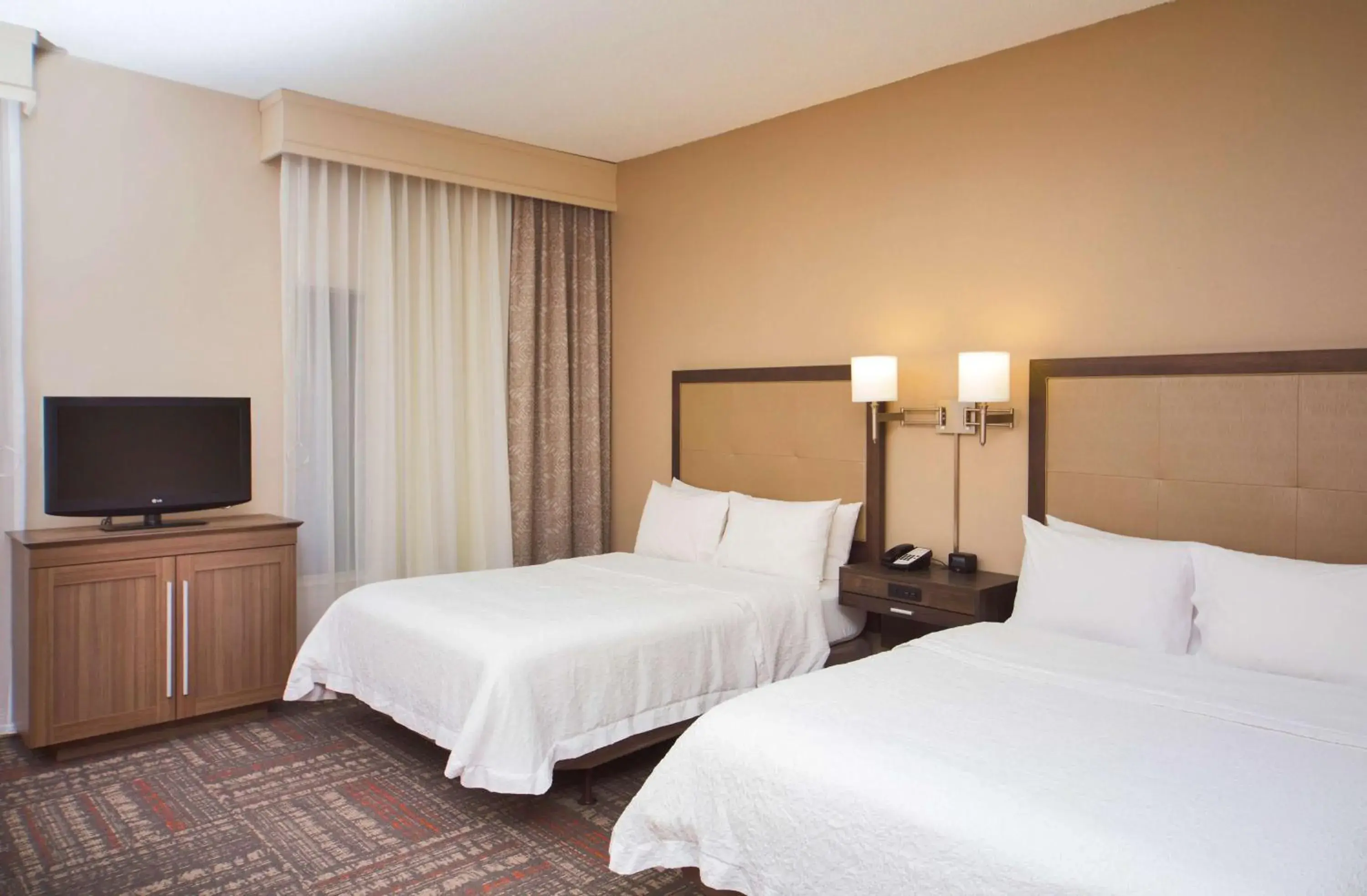Studio with Two Queen Beds and Roll-In Shower - Mobility Access/Non-Smoking in Hampton Inn & Suites Valdosta/Conference Center Studio with Two Queen Beds and Roll-In Shower - Mobility Access/Non-Smoking in Hampton Inn & Suites Valdosta/Conference Center