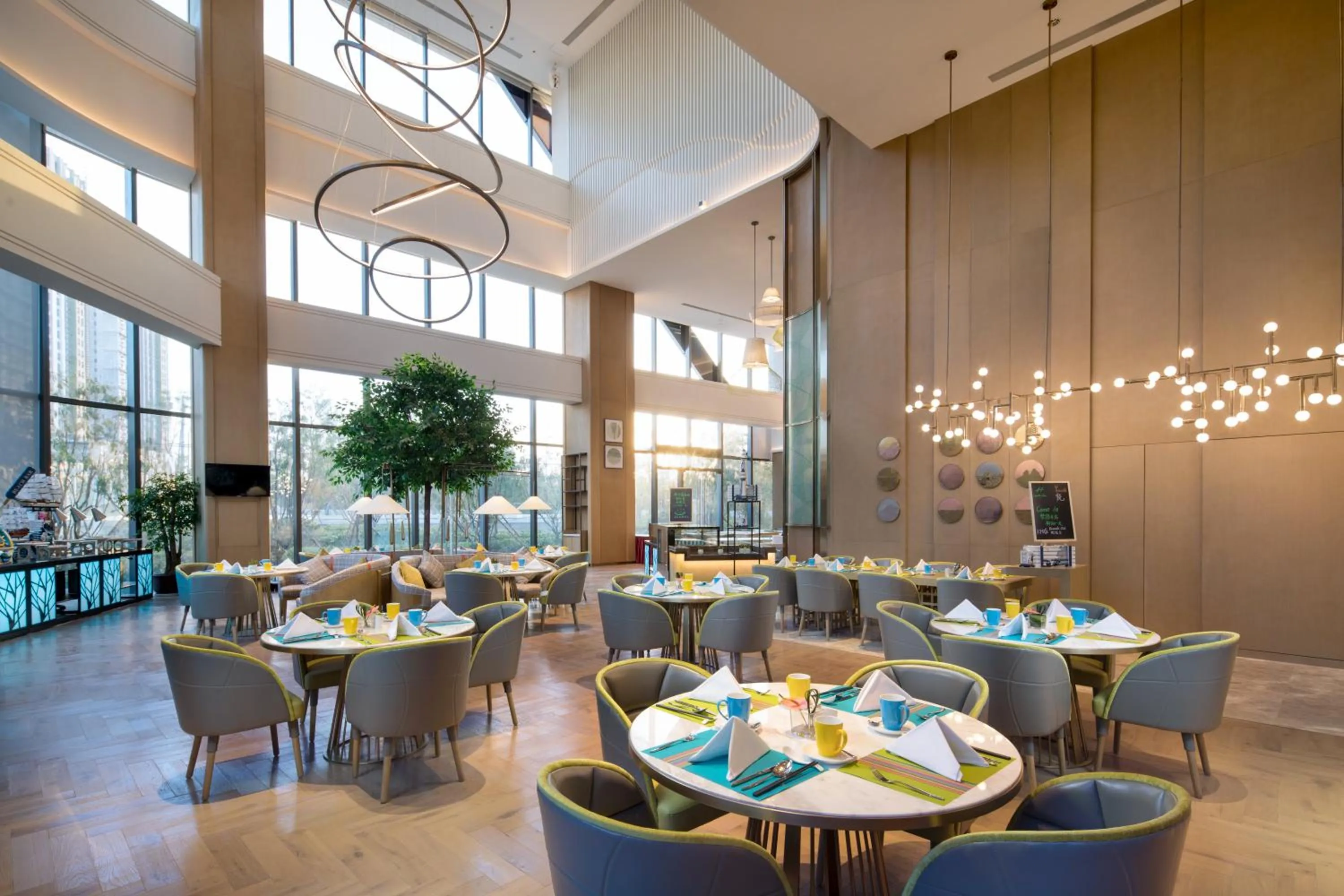 Restaurant/Places to Eat in Holiday Inn Zhengzhou Riverside