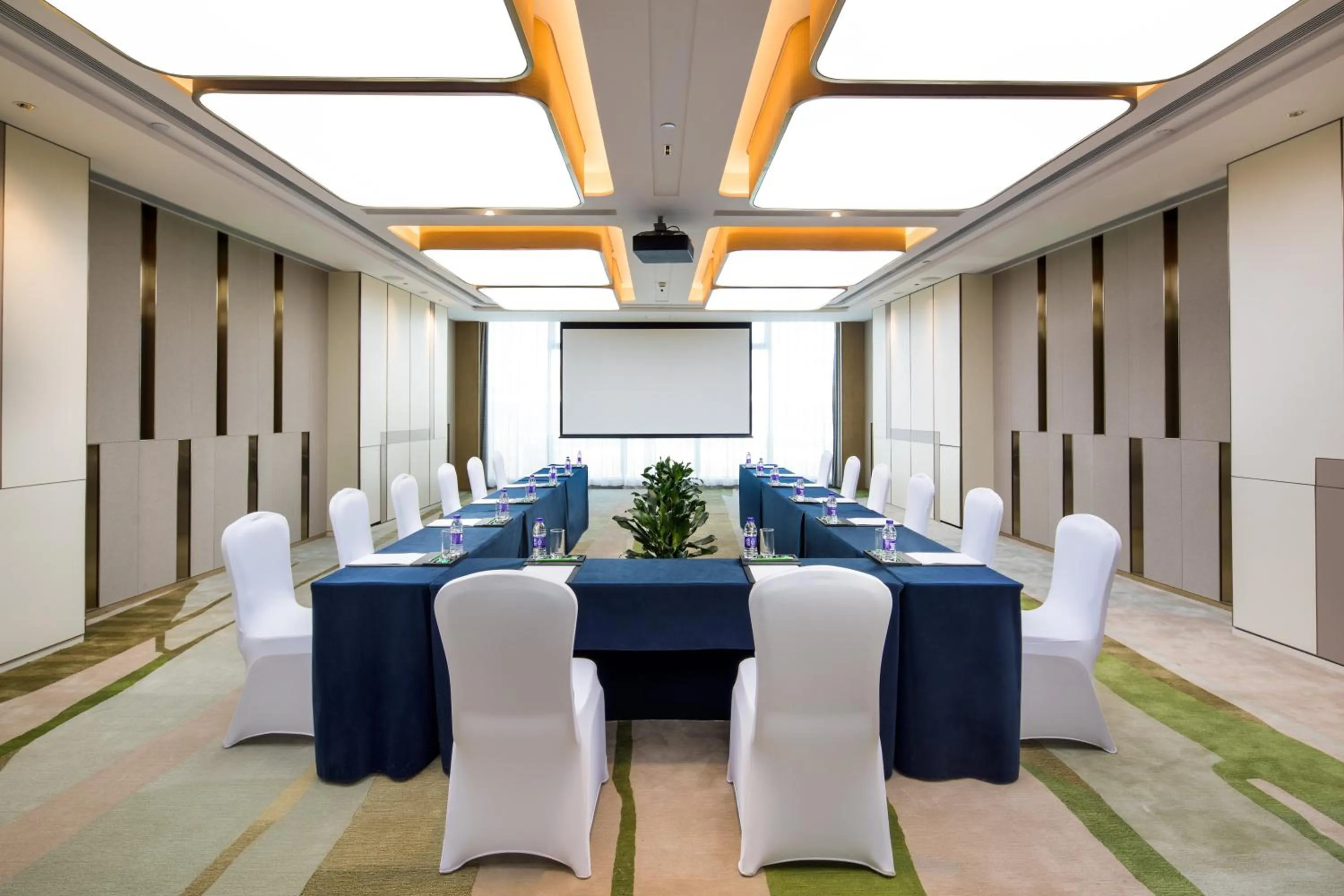Meeting/conference room in Holiday Inn Zhengzhou Riverside