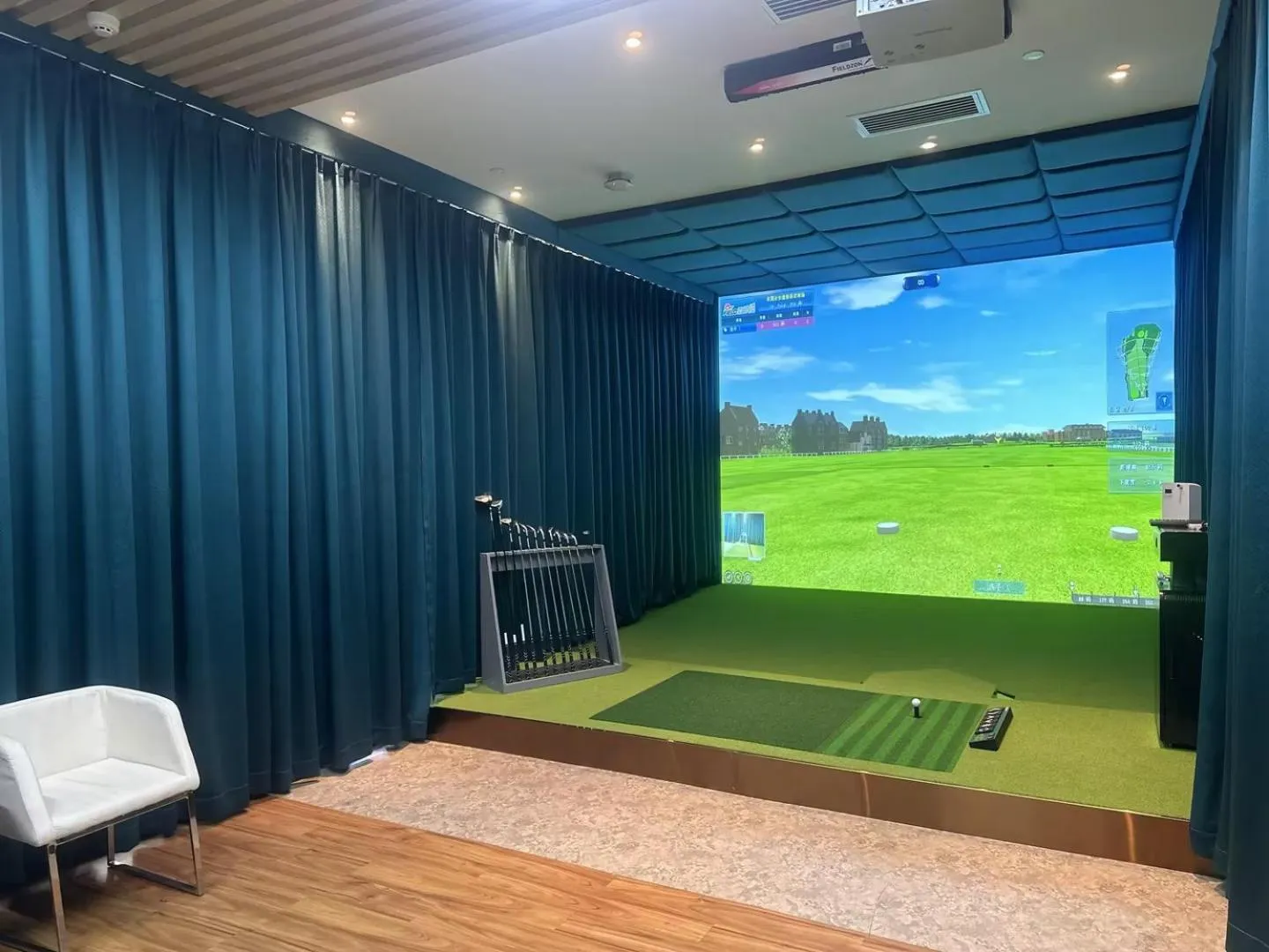 Minigolf in Holiday Inn Express Yinchuan Downtown by IHG