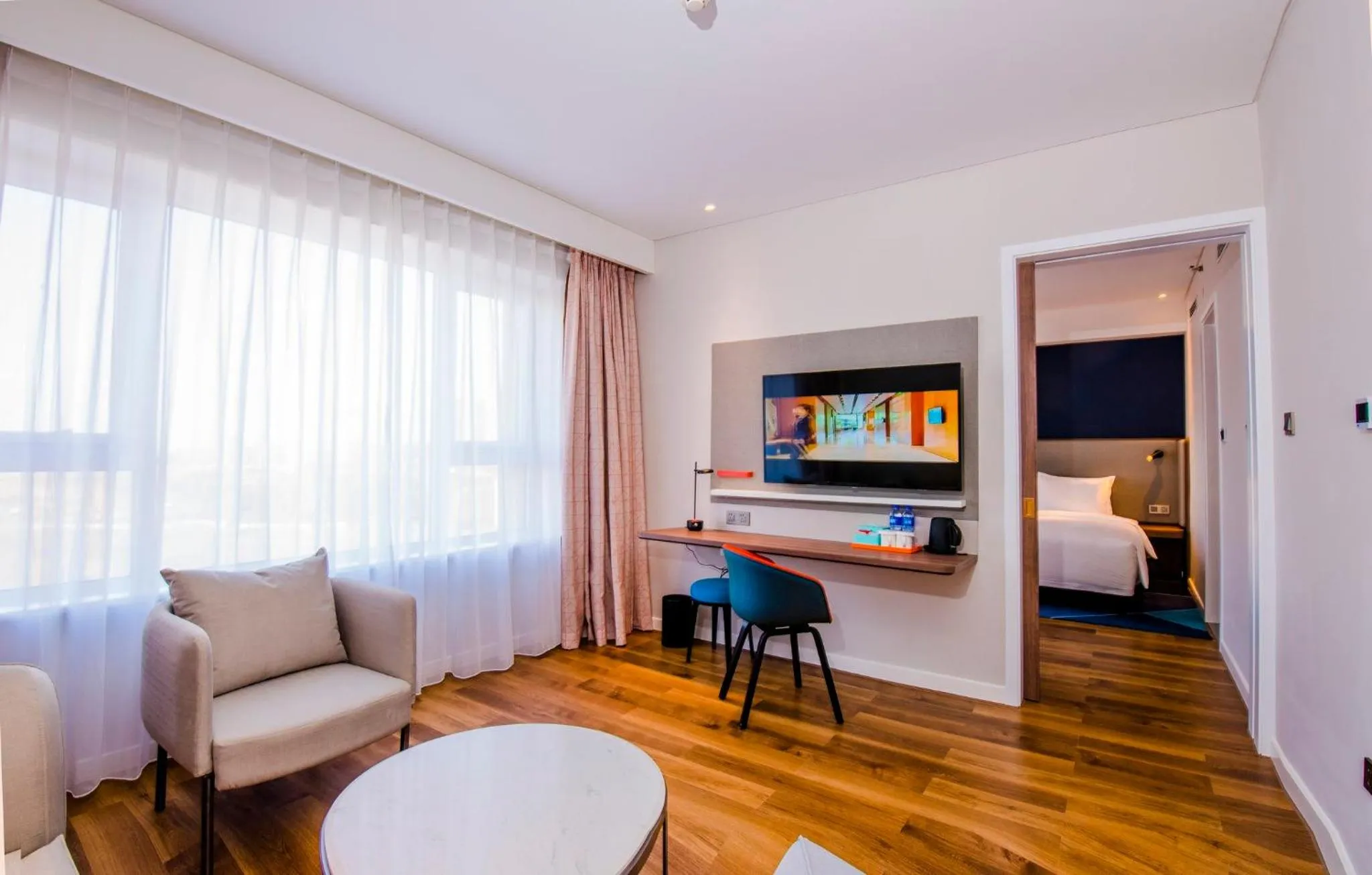 Photo of the whole room, Bed in Holiday Inn Express Yinchuan Downtown by IHG