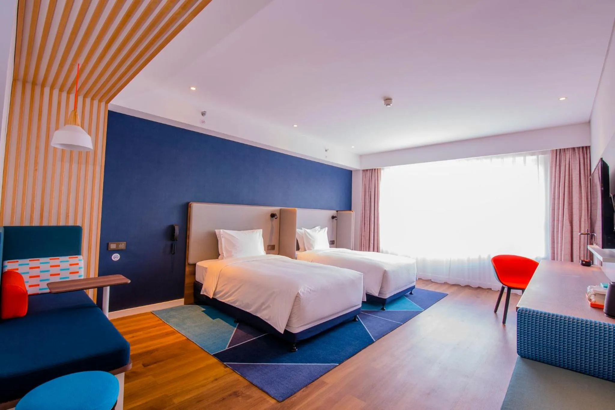 Photo of the whole room, Bed in Holiday Inn Express Yinchuan Downtown by IHG