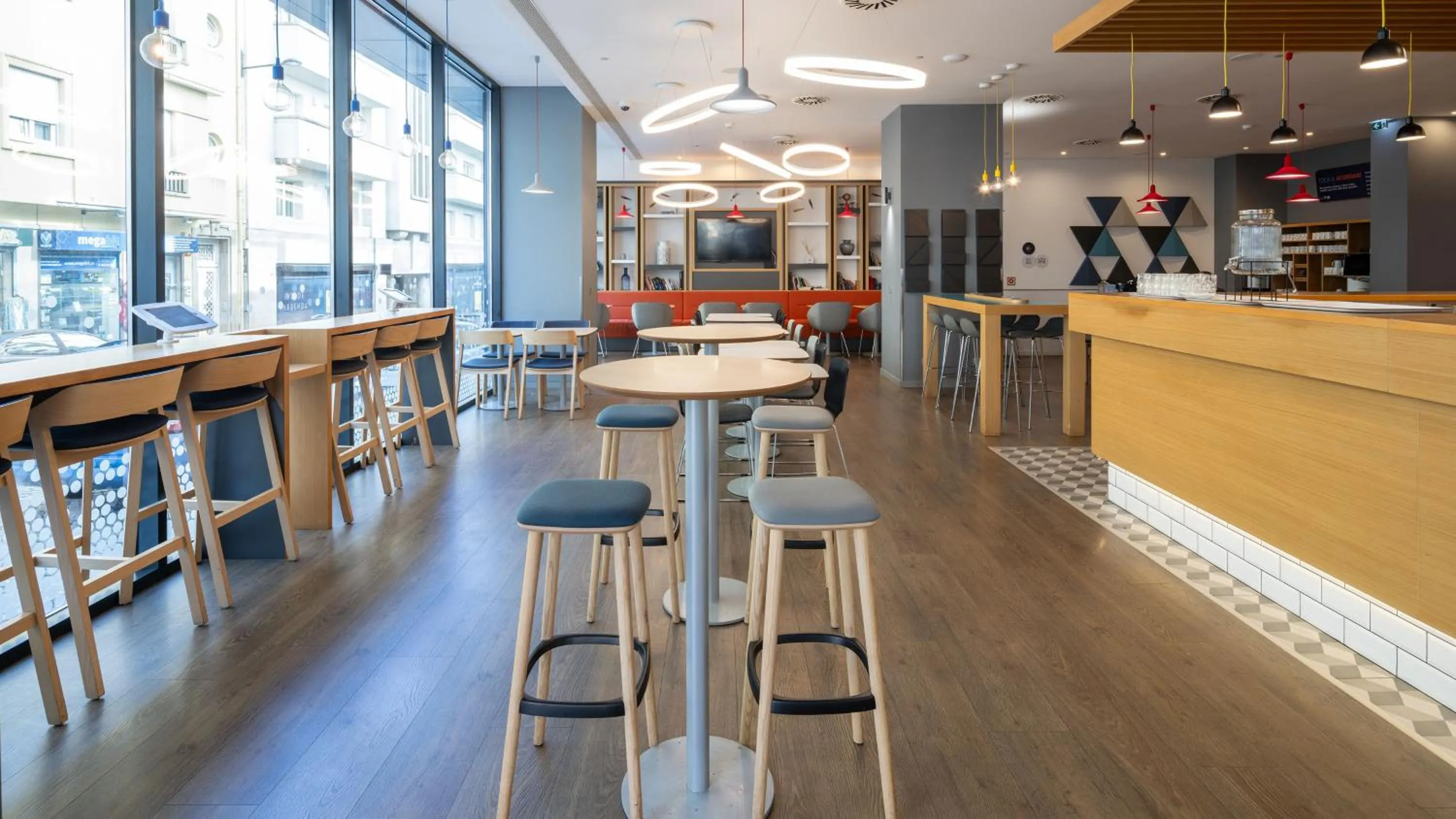 Property building in Holiday Inn Express Porto City Centre by IHG