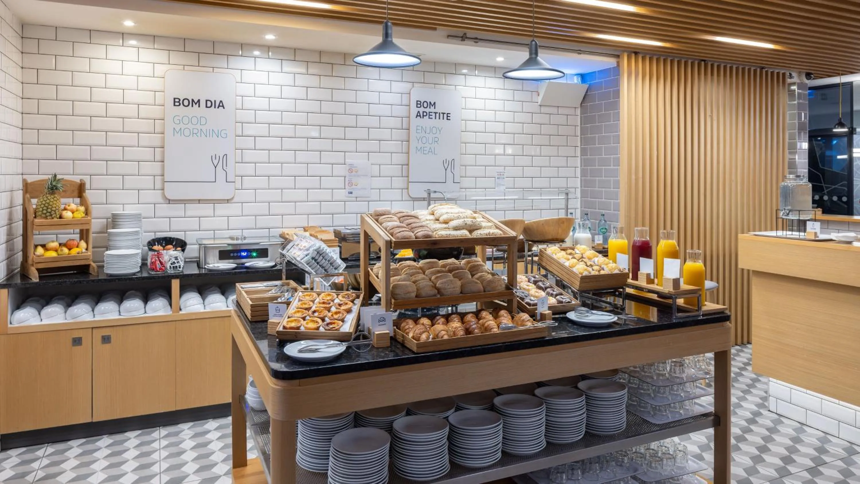 Breakfast in Holiday Inn Express Porto City Centre by IHG