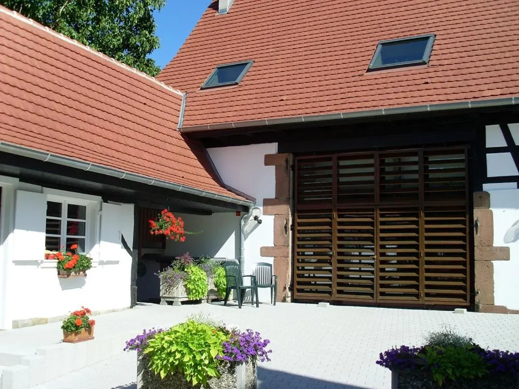 Inner courtyard view in Gîtes et chambres d'hôtes Maison Ungerer