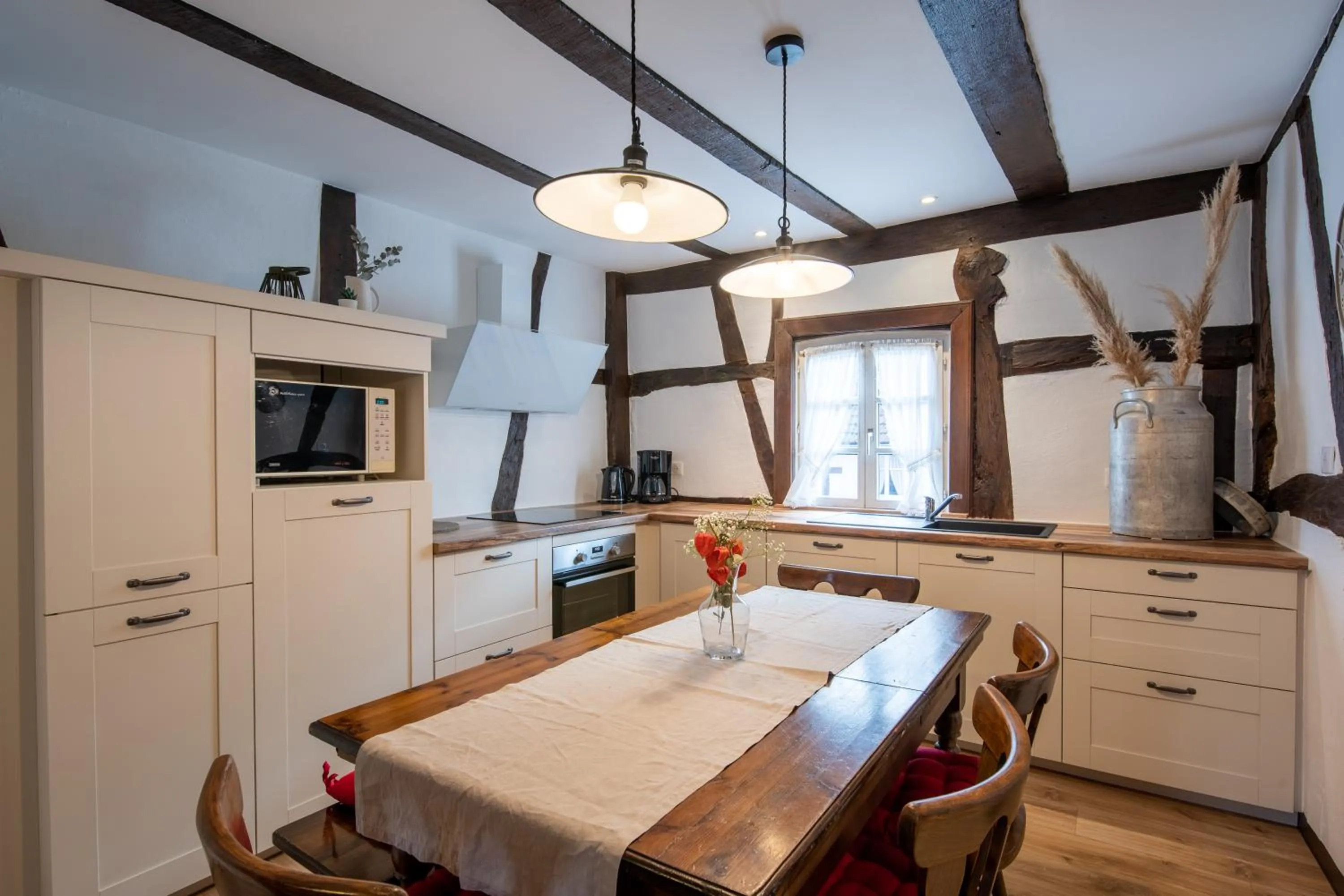 Kitchen or kitchenette in Gîtes et chambres d'hôtes Maison Ungerer
