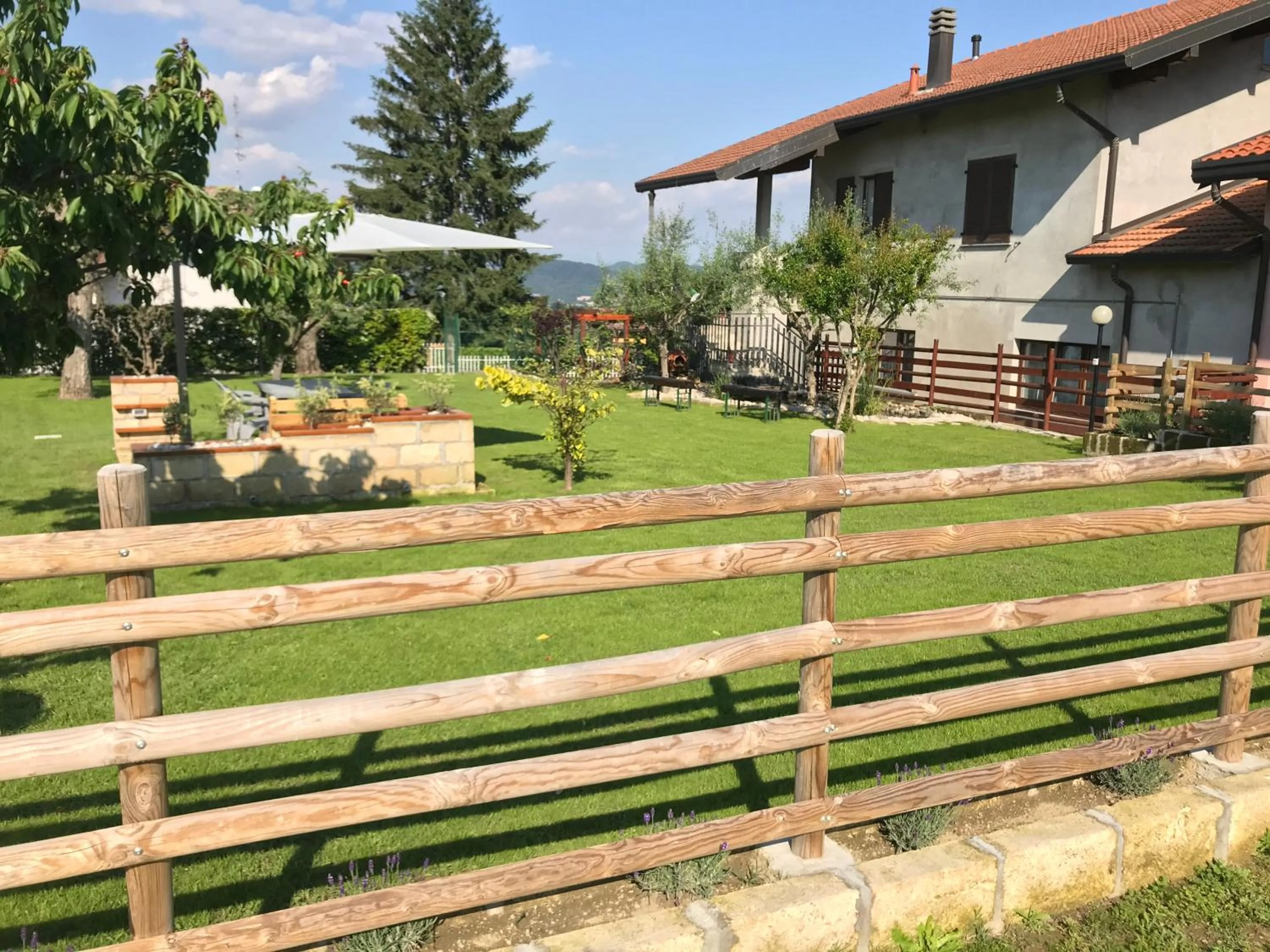 Garden in Bed & Breakfast Indi Thelar