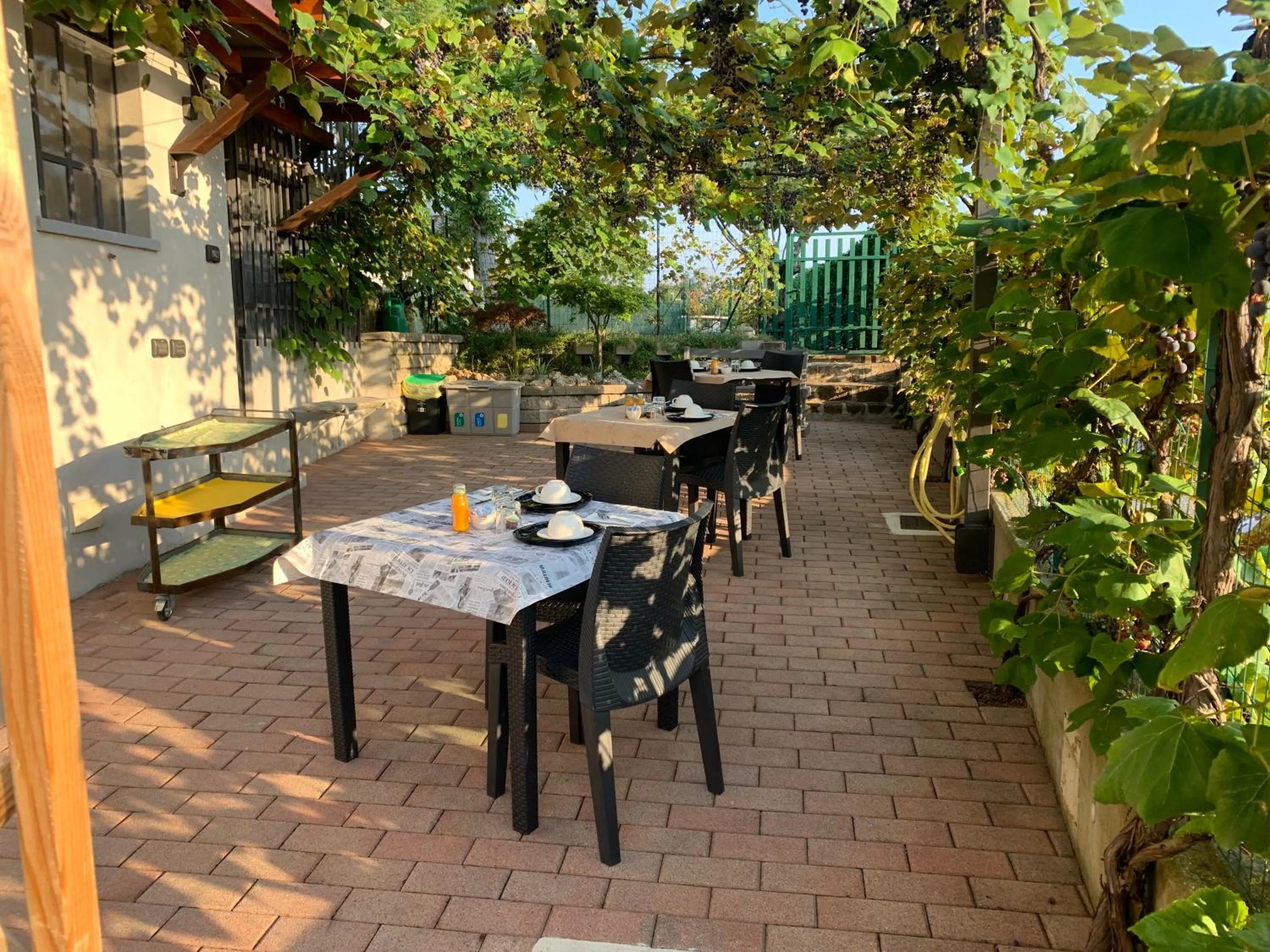 Patio in Bed & Breakfast Indi Thelar