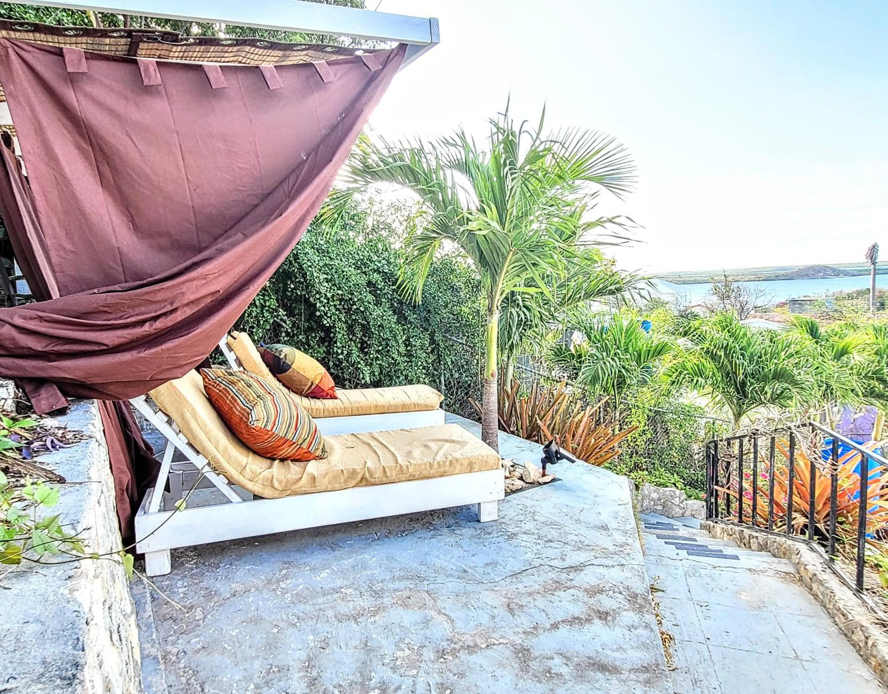 sunbed in Ellen Bay Inn