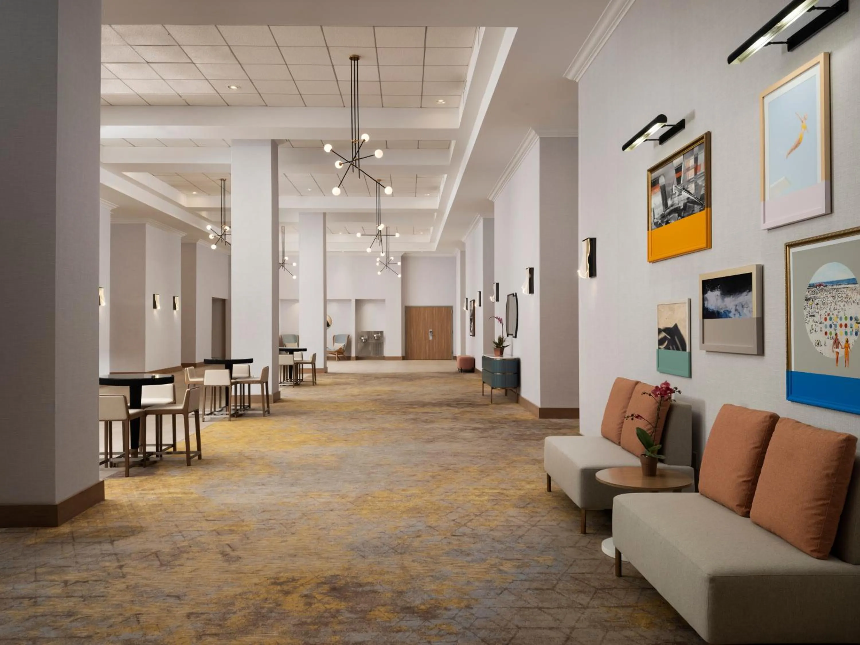 Lobby or reception in Hotel Zessa Orange County Airport, a DoubleTree by Hilton