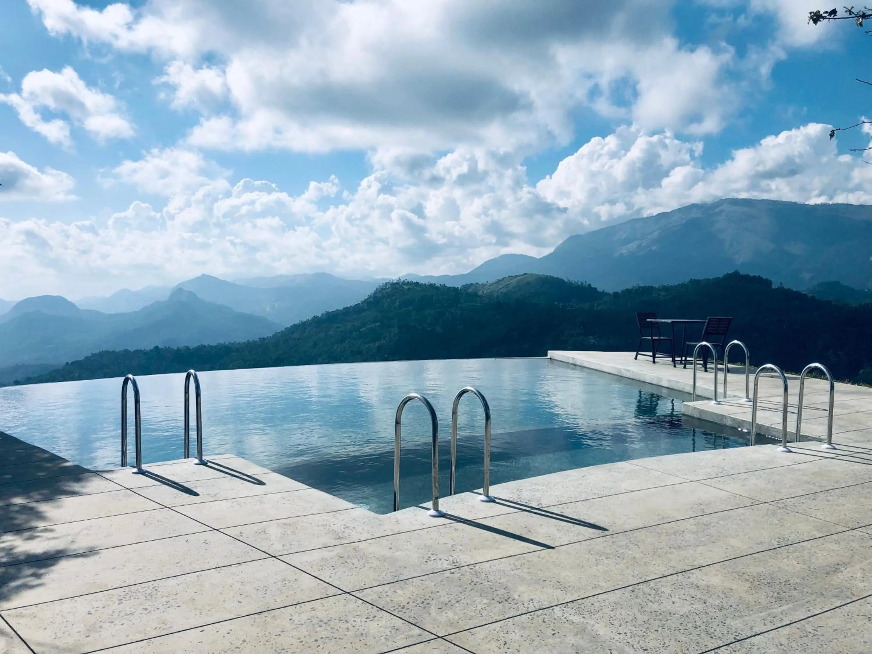 Swimming pool in Haze and Kites Resort Munnar