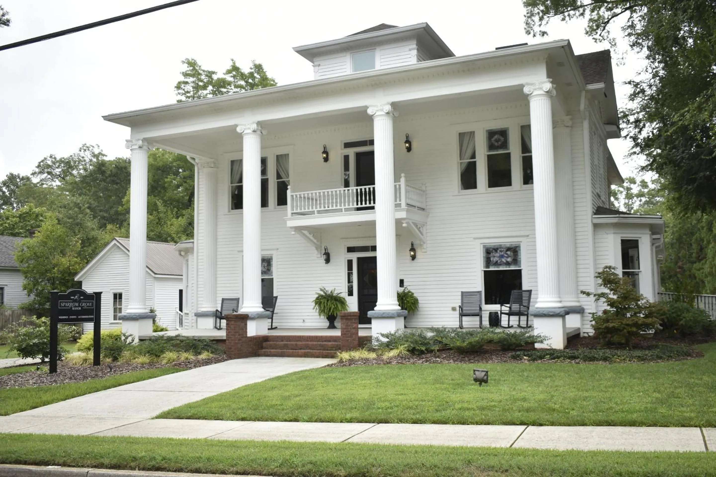 Property building in Sparrow Grove Manor