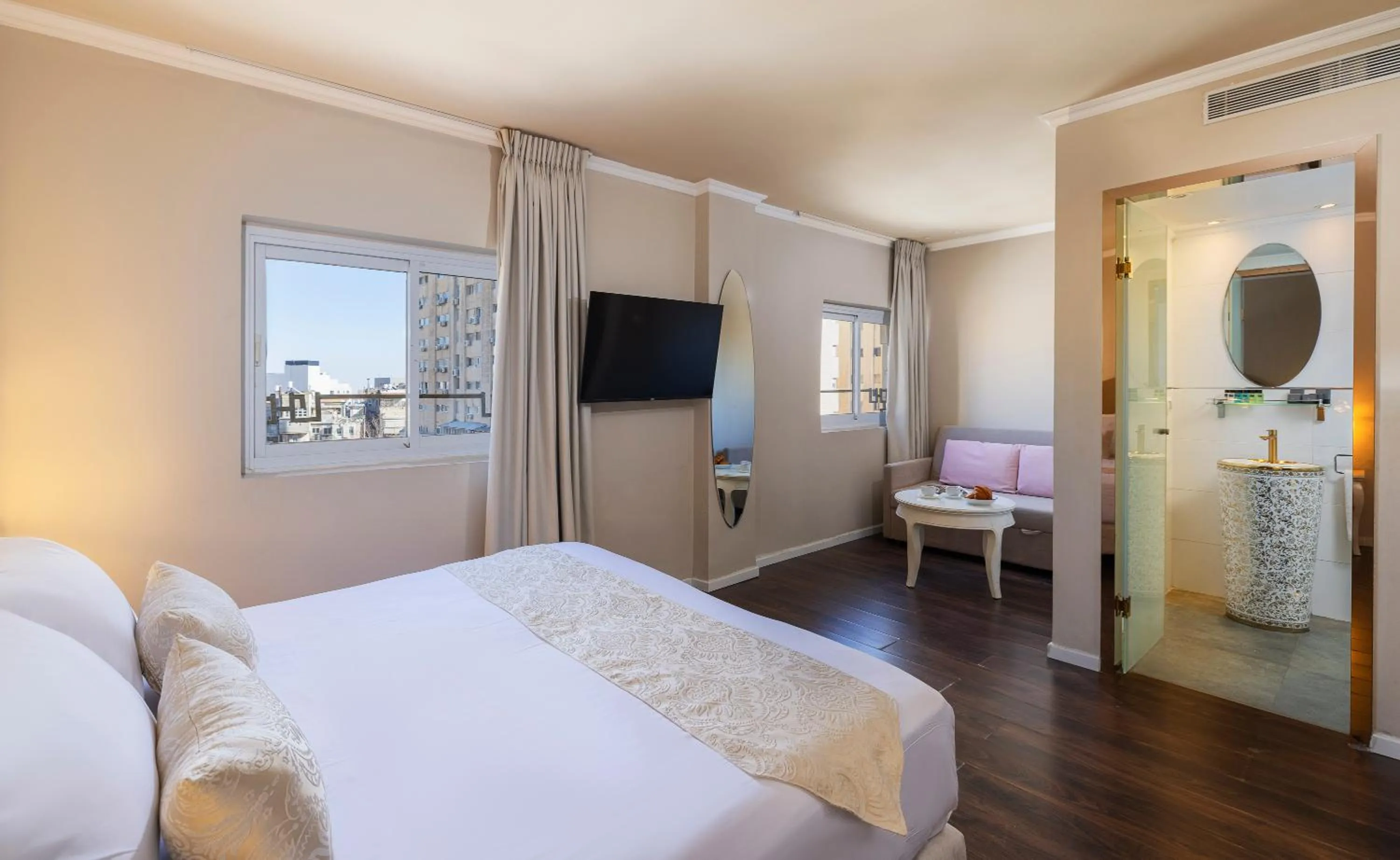 Photo of the whole room, Bed in Agripas Boutique Hotel