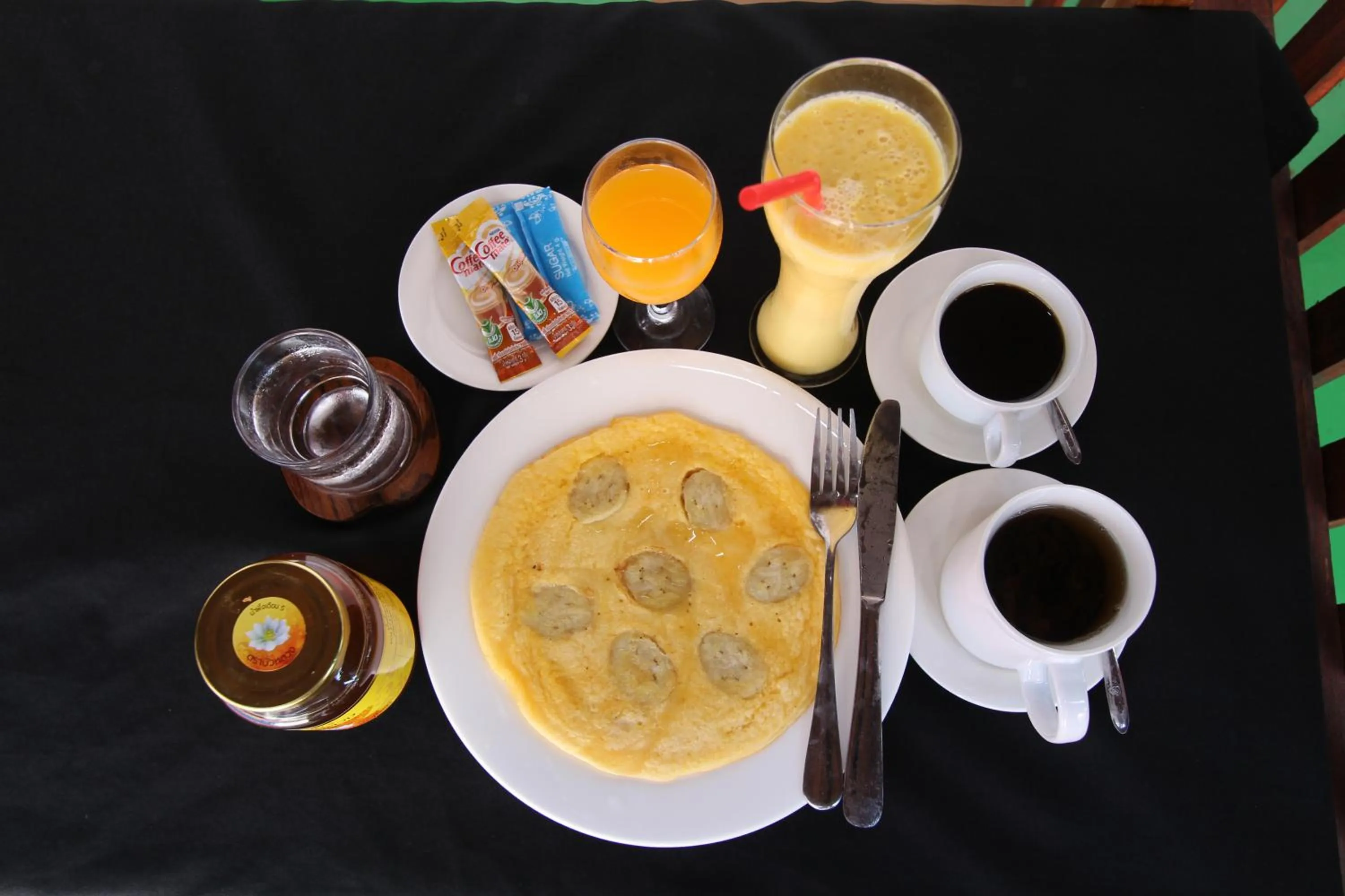 Food and drinks in Y Not Lao Villa