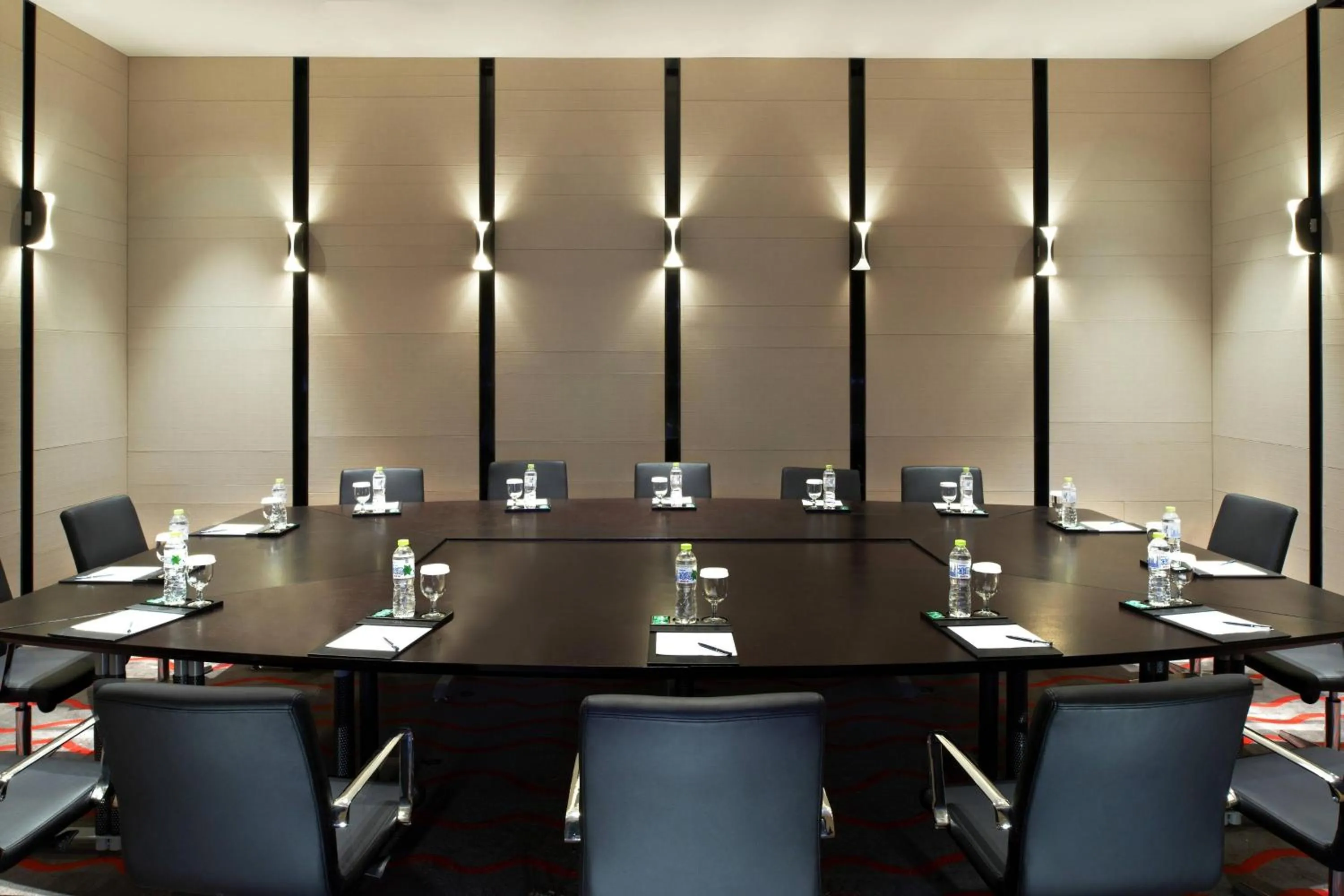 Meeting/conference room in Four Points by Sheraton Qingdao, West Coast