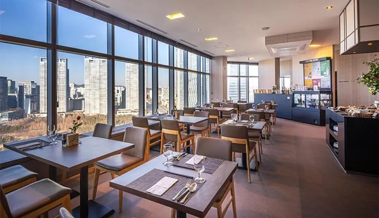 Breakfast in Orakai Songdo Park Hotel