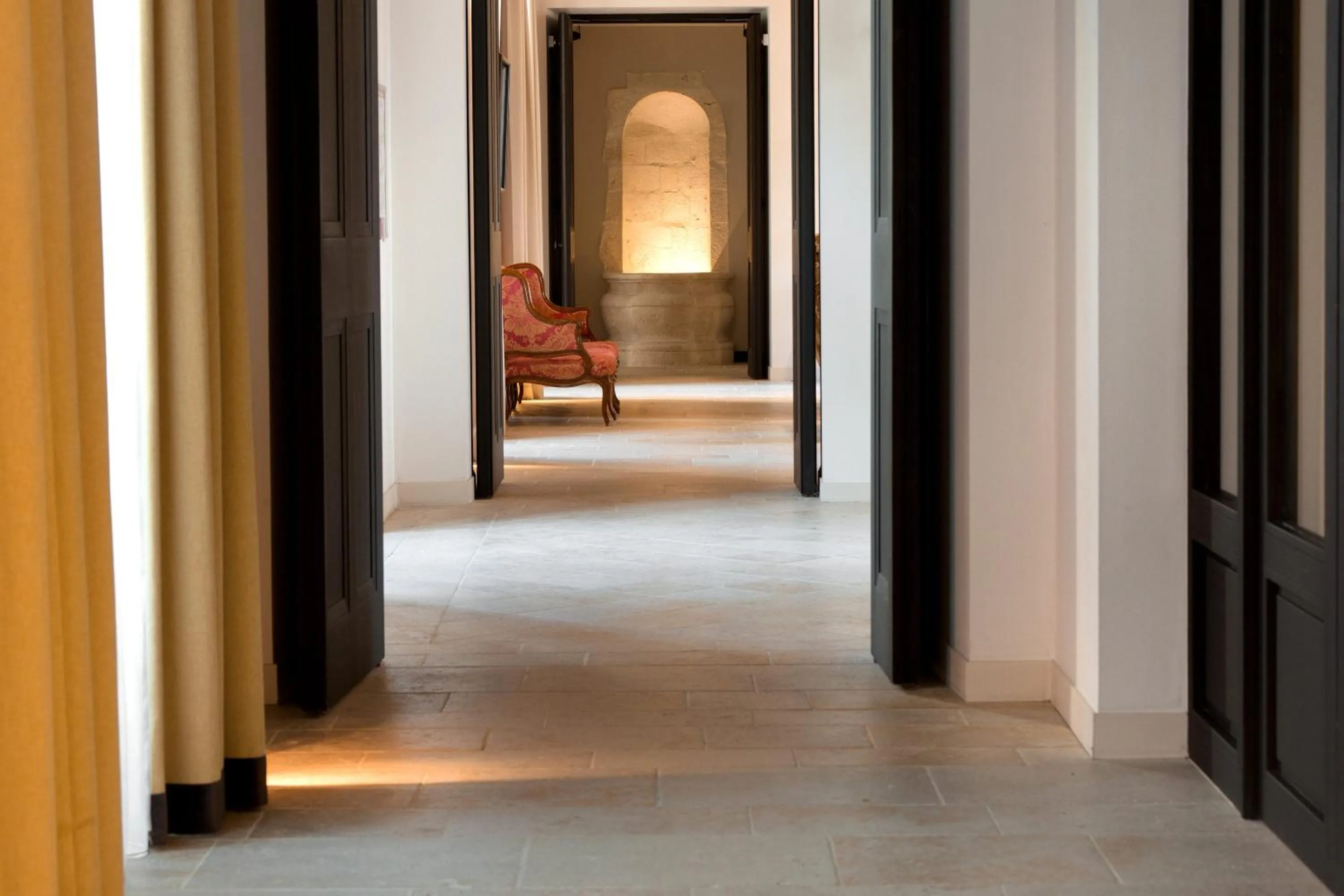 Property building in College des Doctrinaires