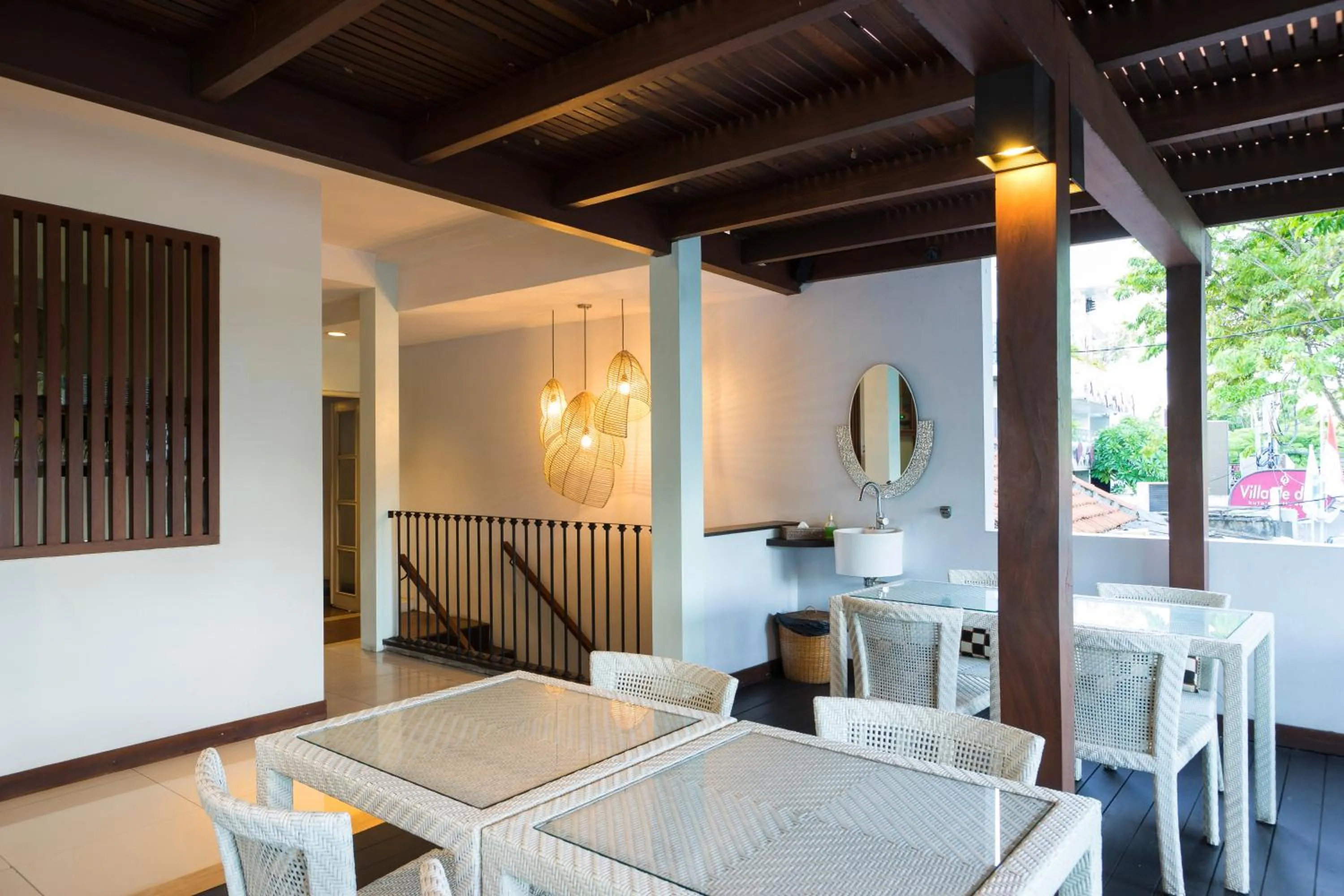 Restaurant/places to eat in Tanaya Bed & Breakfast