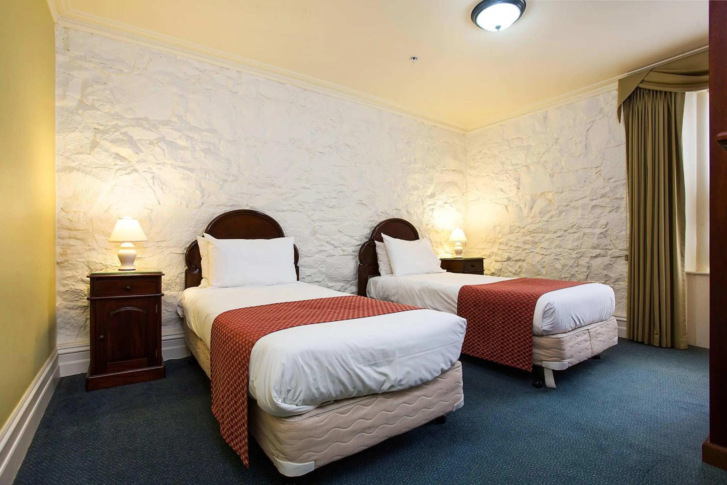 Bedroom, Bed in Quality Hotel Bentinck