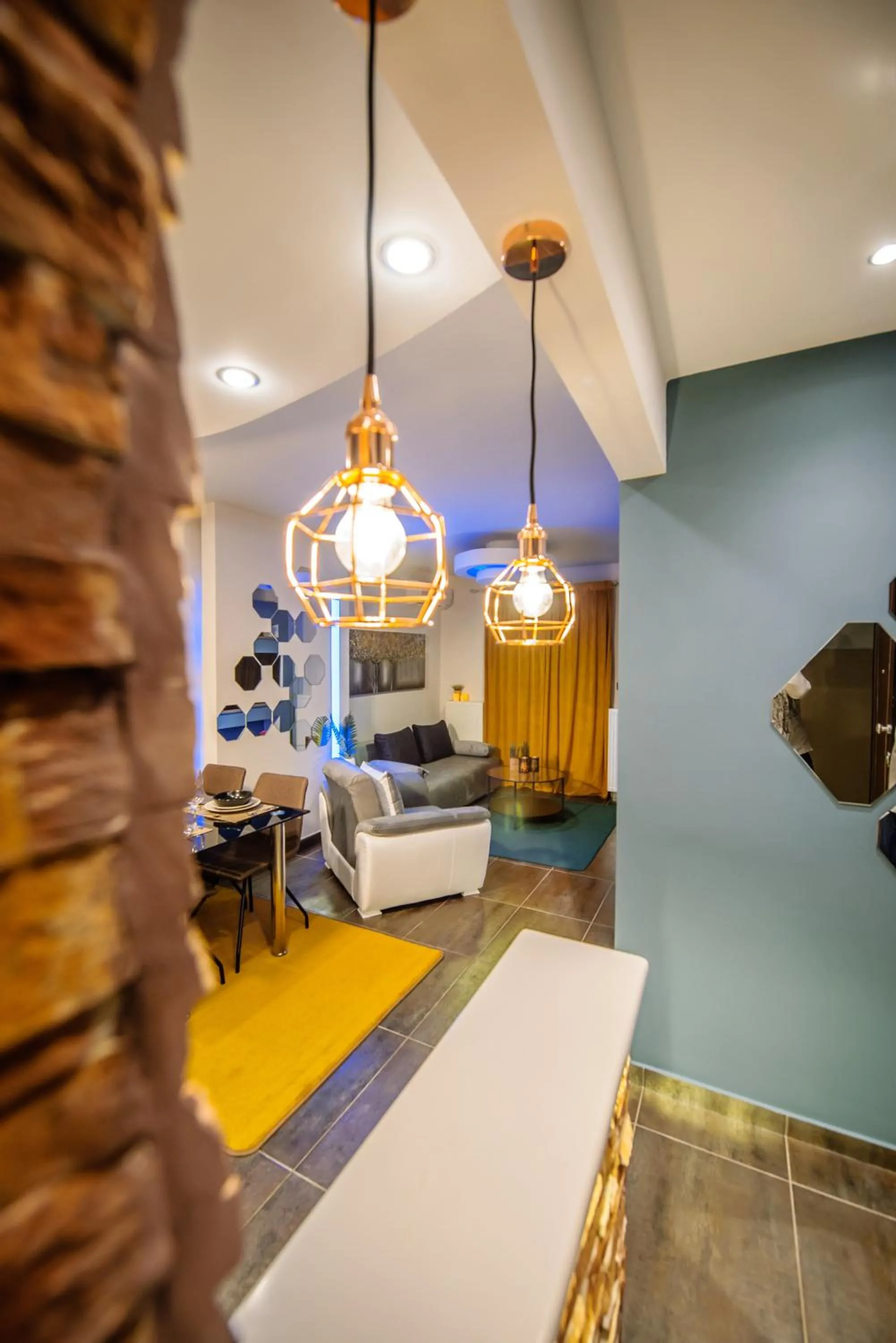 One of a kind Luxury Apartment in City Center Near HELEXPO